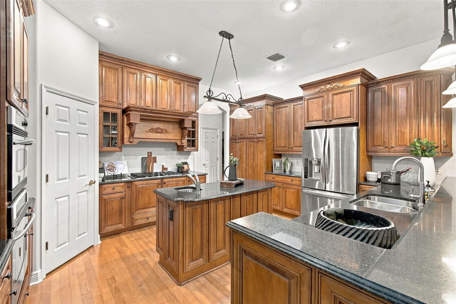 Single Family Residence at 816 CITRUS WOOD LN, VALRICO, photo 19 of 100