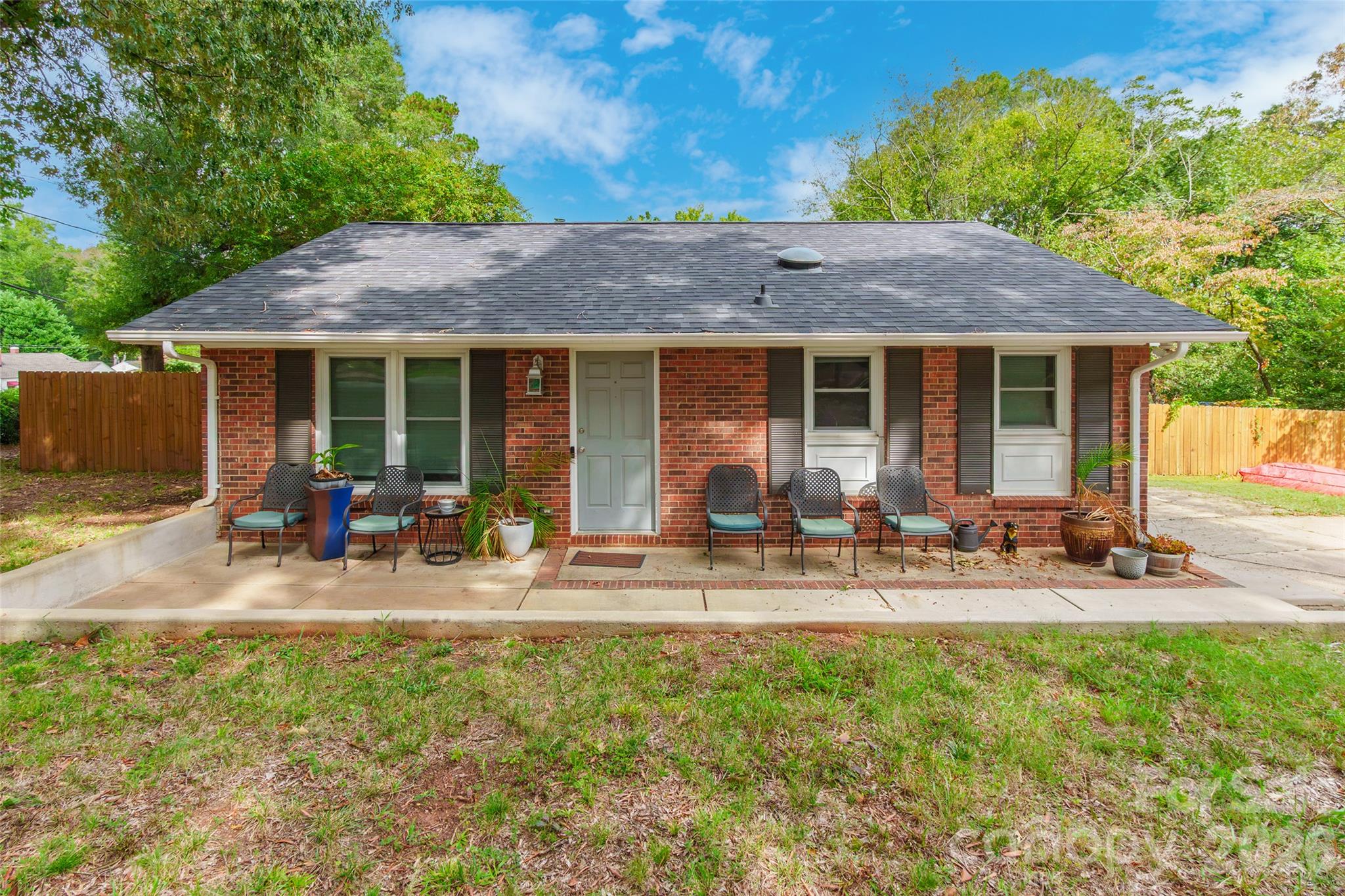 1109 Pinewood Road