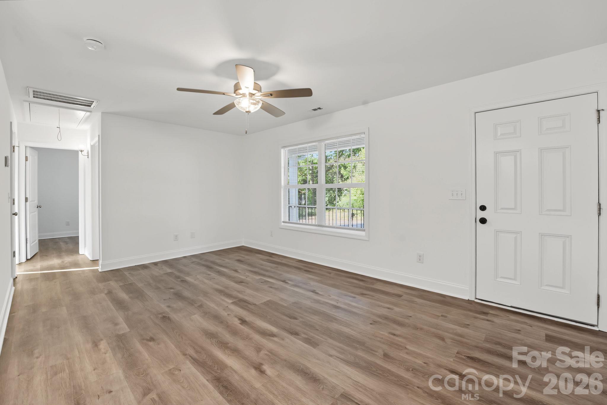 Single Family Residence at 1157 Calhoun Street, Rock Hill, photo 6 of 39