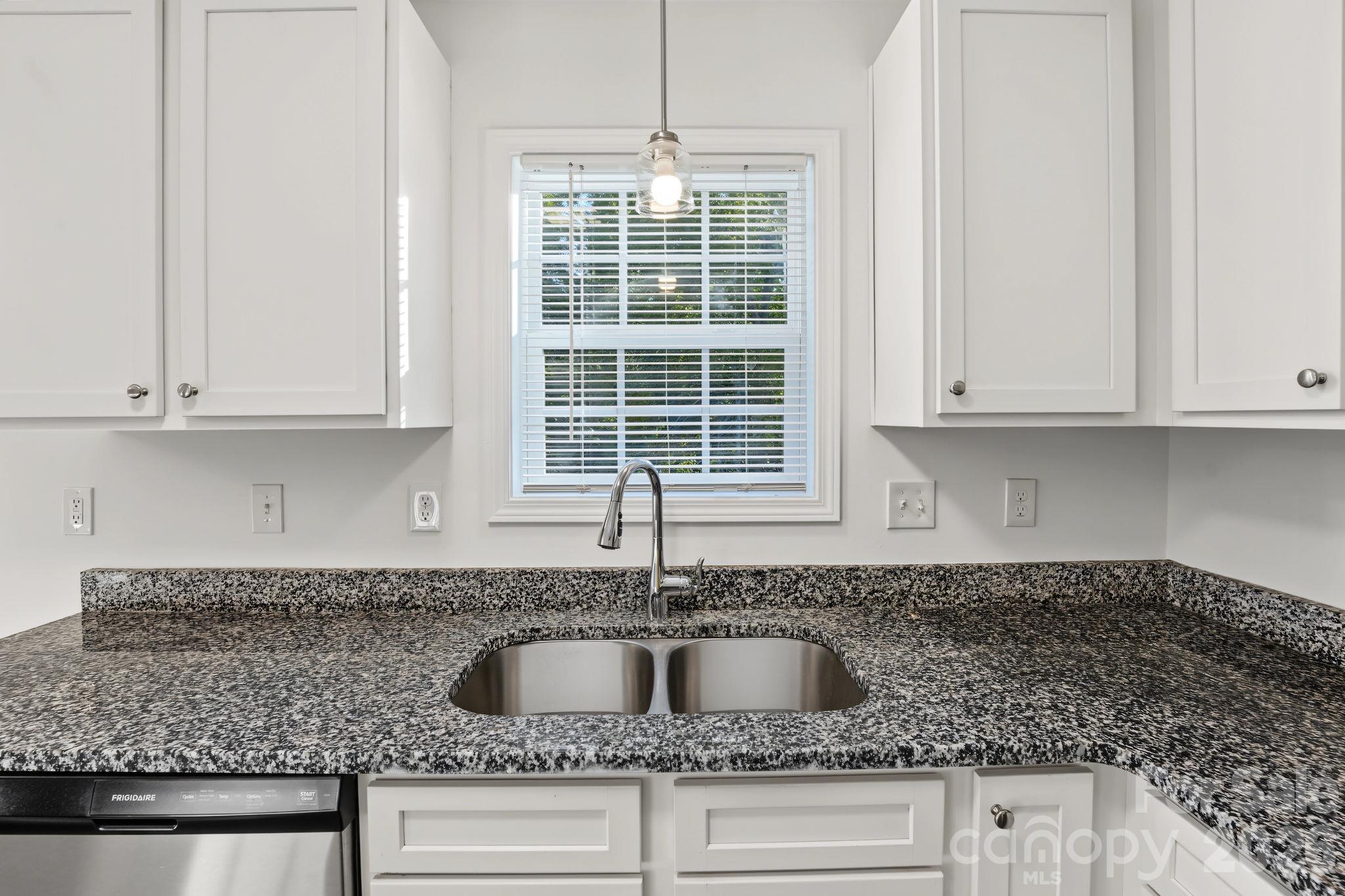 Single Family Residence at 1157 Calhoun Street, Rock Hill, photo 17 of 39