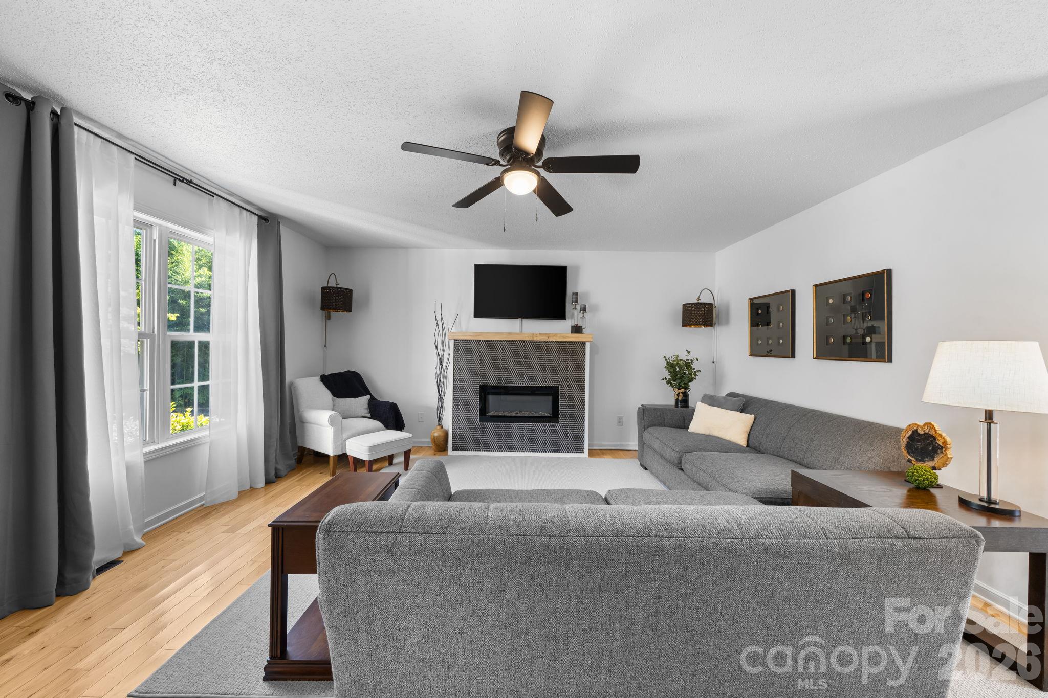 Single Family Residence at 237 Scotts Creek Road, Statesville, photo 5 of 27