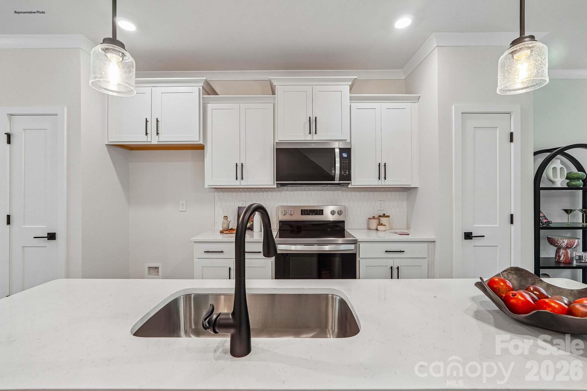 Townhouse at 825 Hammers Lane, Charlotte, photo 8 of 28