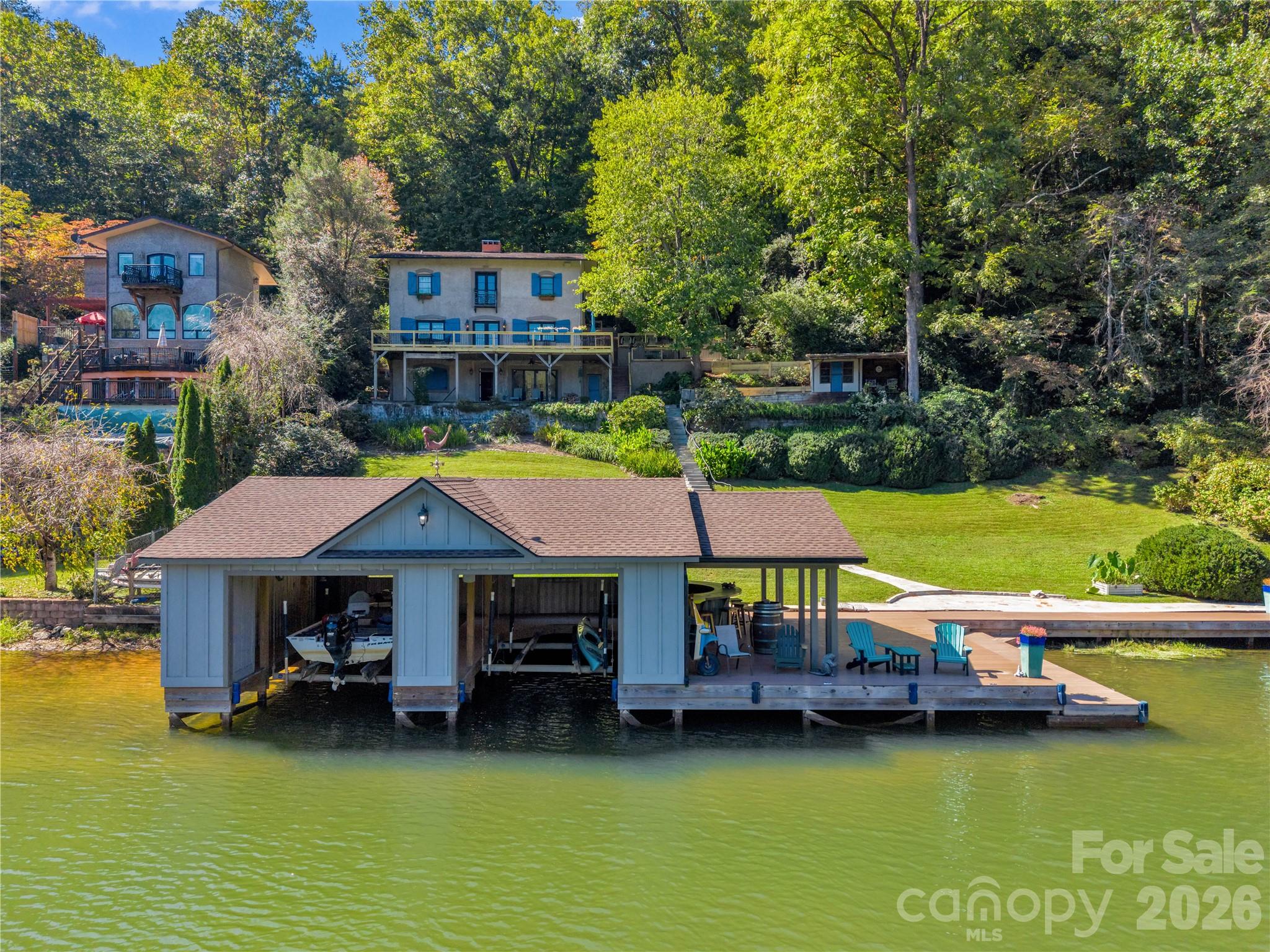 Single Family Residence at 325 Tryon Bay Circle, Lake Lure, photo 4 of 45