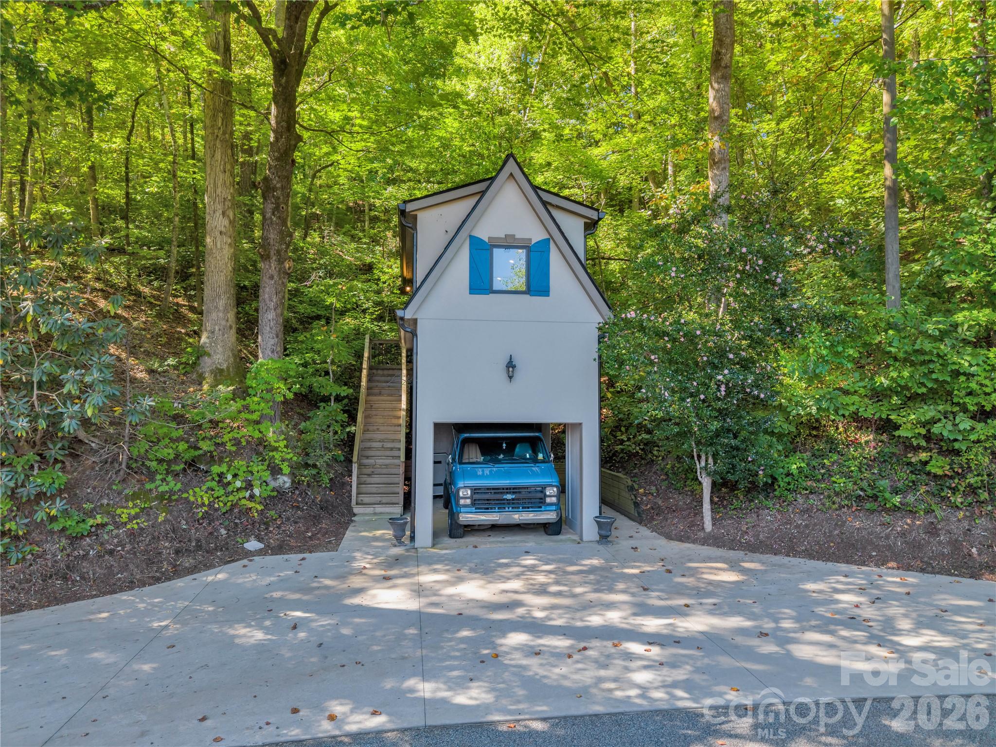 Single Family Residence at 325 Tryon Bay Circle, Lake Lure, photo 9 of 45