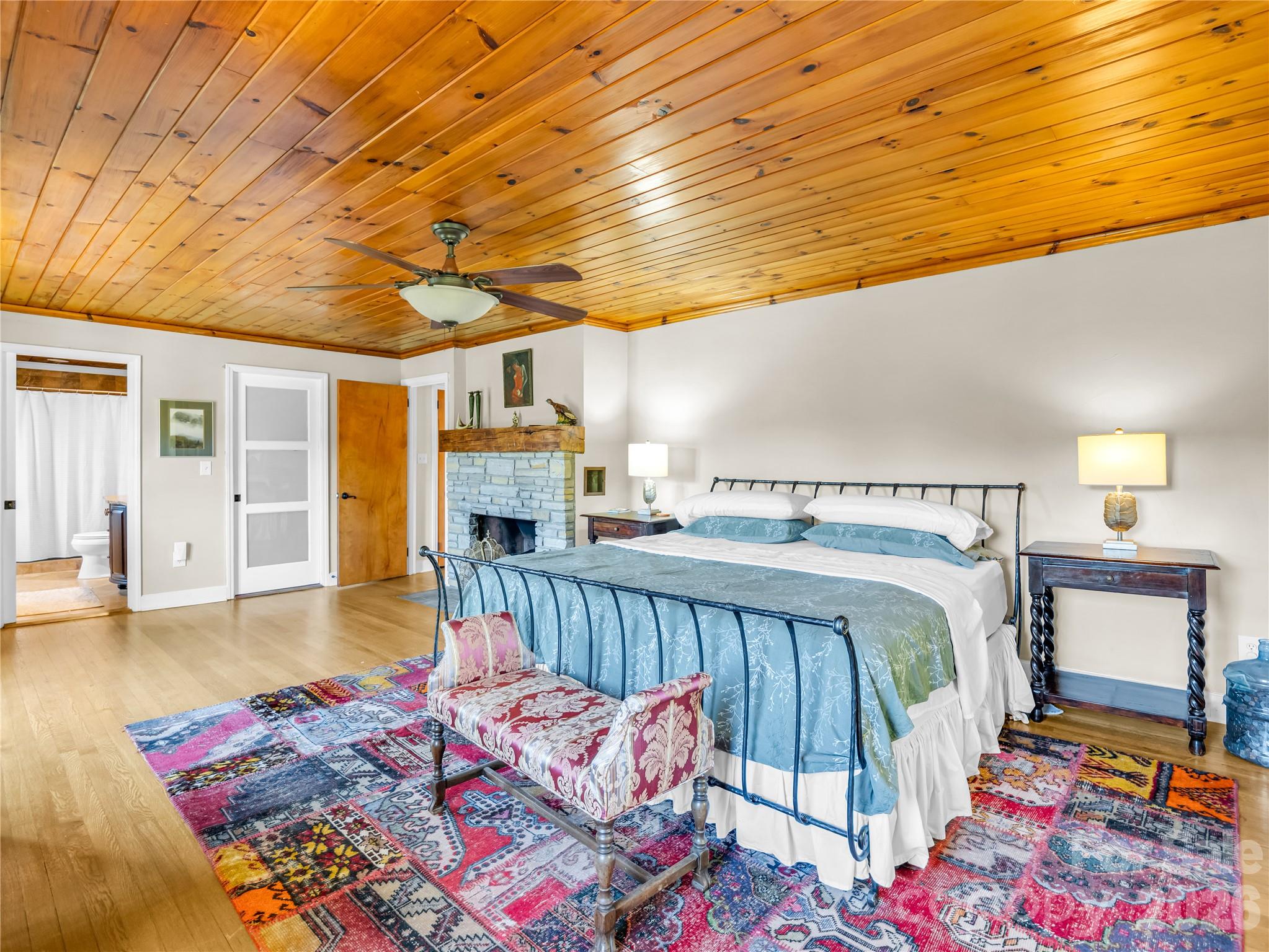 Single Family Residence at 325 Tryon Bay Circle, Lake Lure, photo 22 of 45