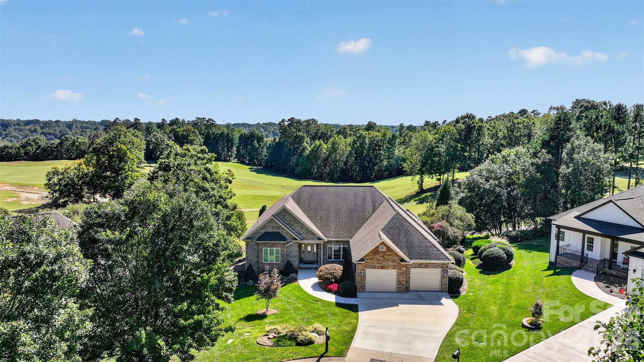 Single Family Residence at 76 Divot Court, Hickory, photo 7 of 48