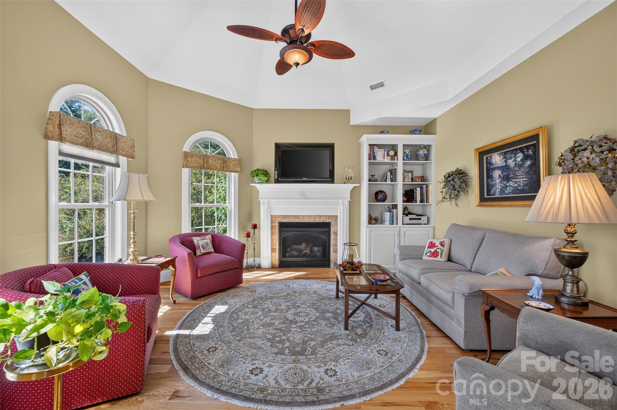 Single Family Residence at 76 Divot Court, Hickory, photo 16 of 48