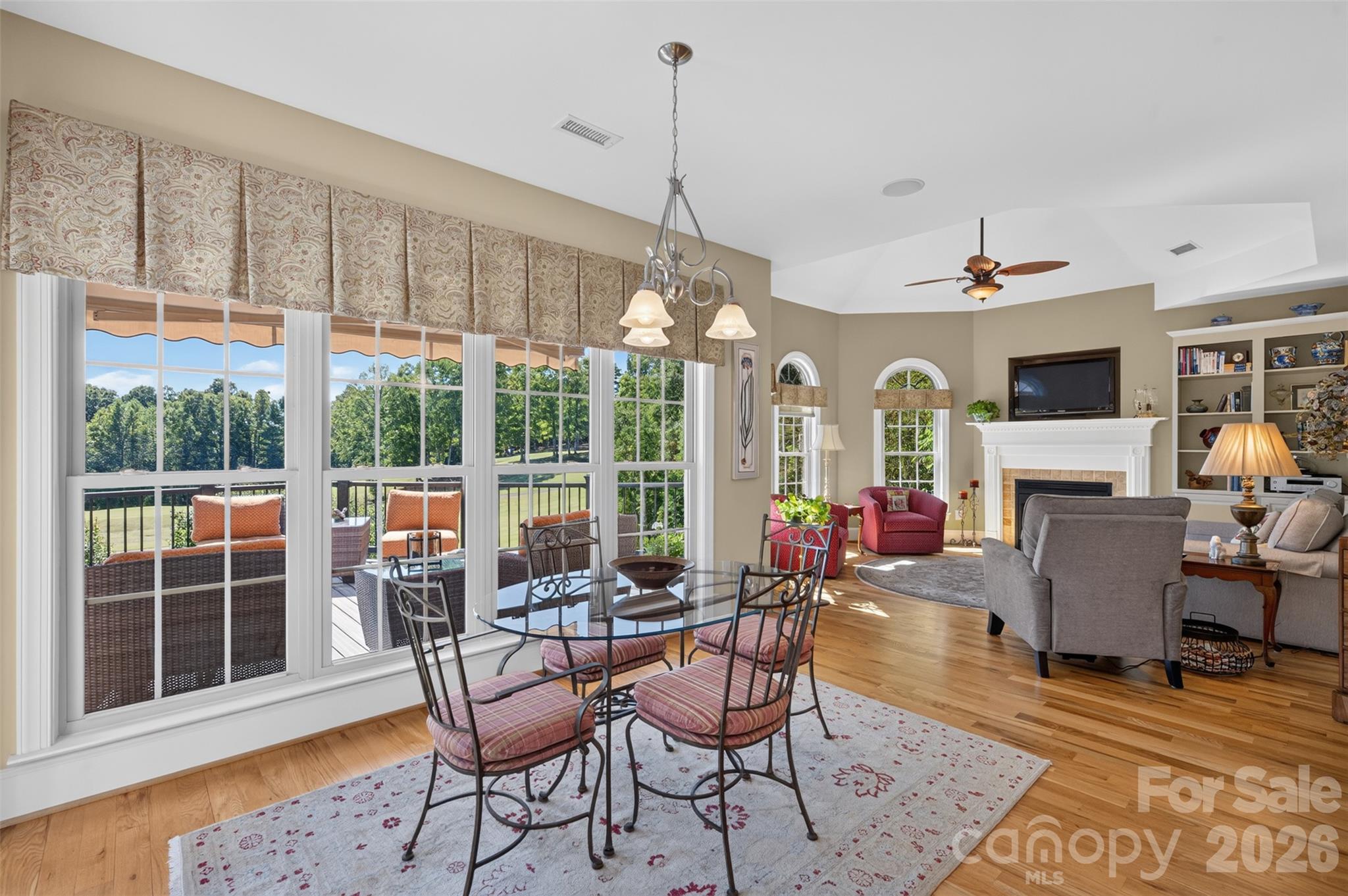Single Family Residence at 76 Divot Court, Hickory, photo 19 of 48