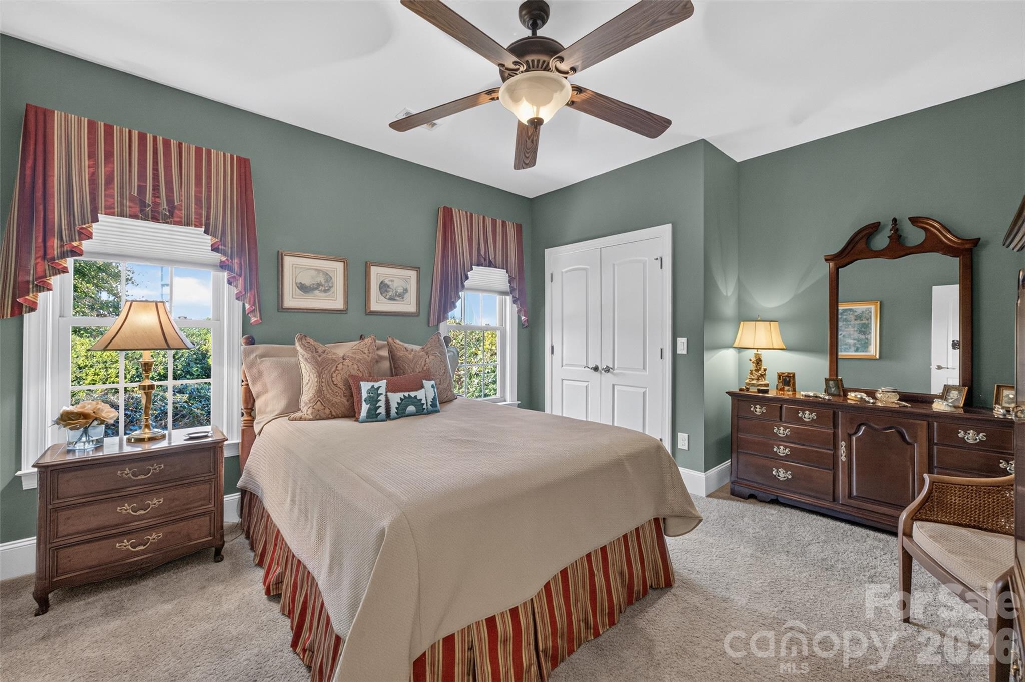 Single Family Residence at 76 Divot Court, Hickory, photo 30 of 48