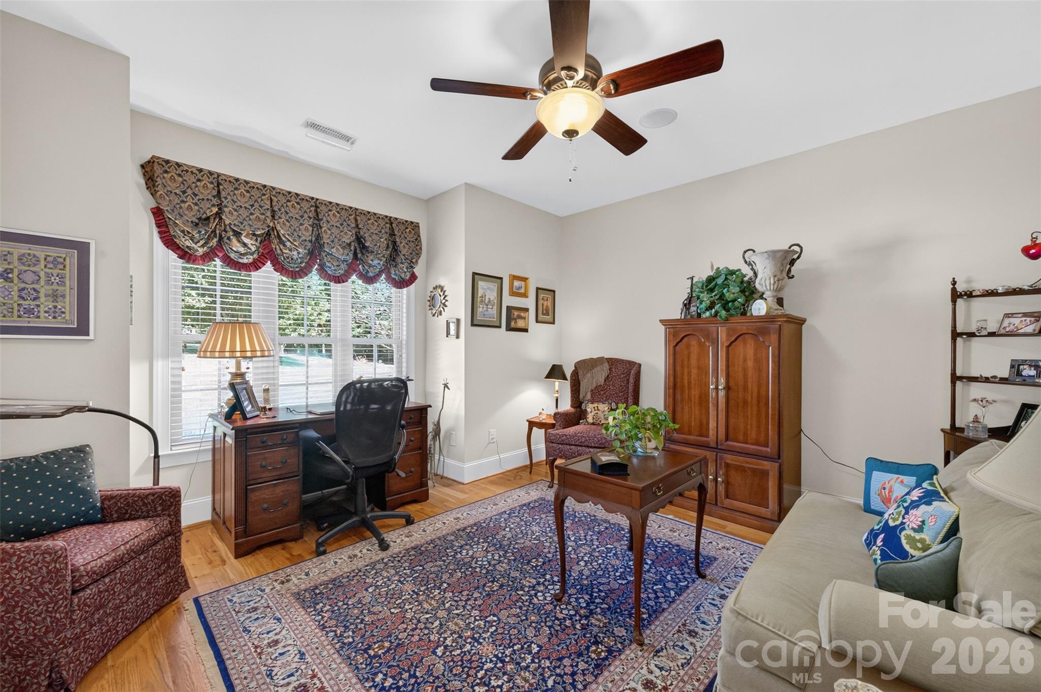 Single Family Residence at 76 Divot Court, Hickory, photo 31 of 48