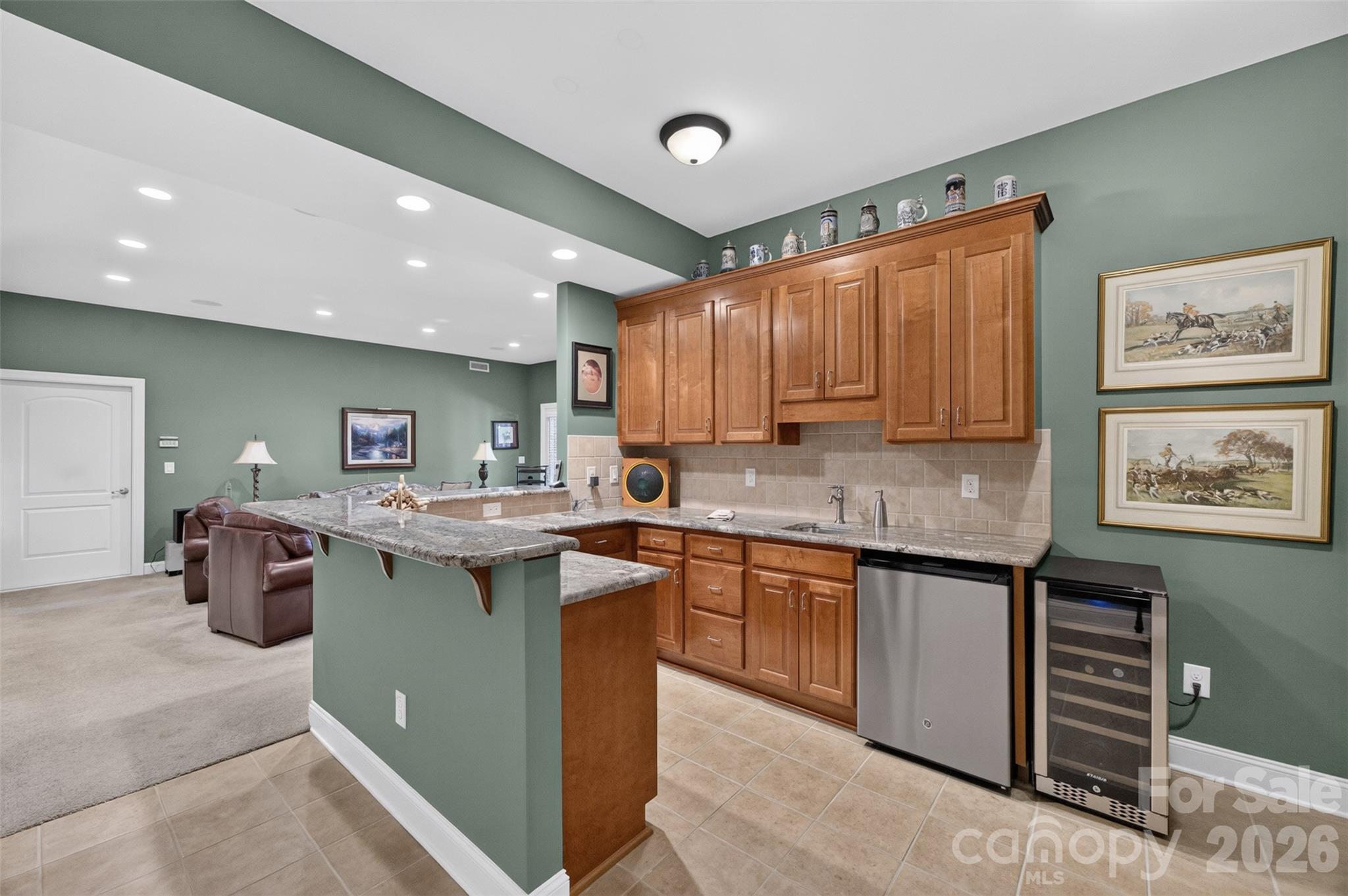Bar - 76 Divot Court, Hickory
