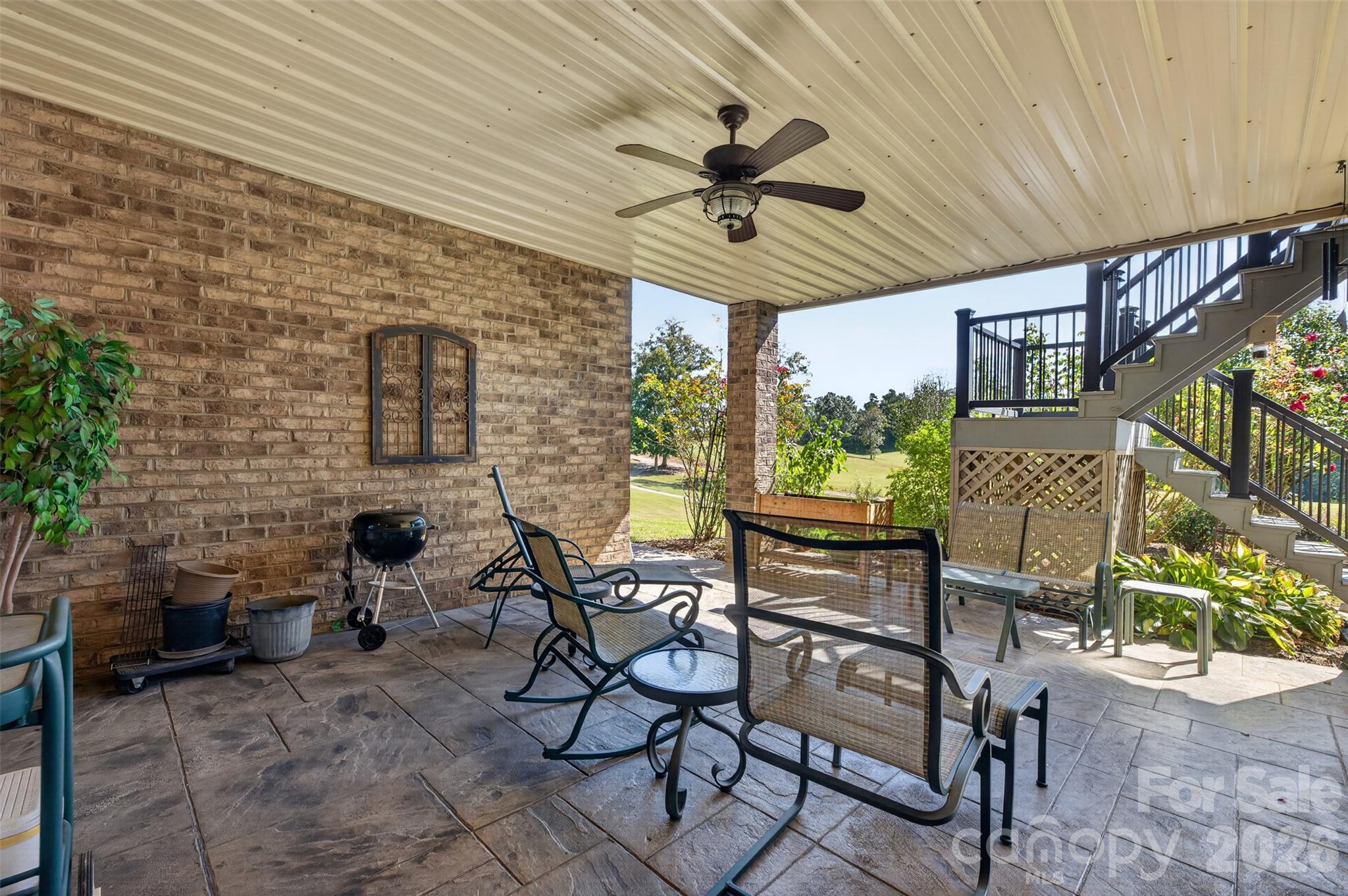 Covered Patio - 76 Divot Court, Hickory