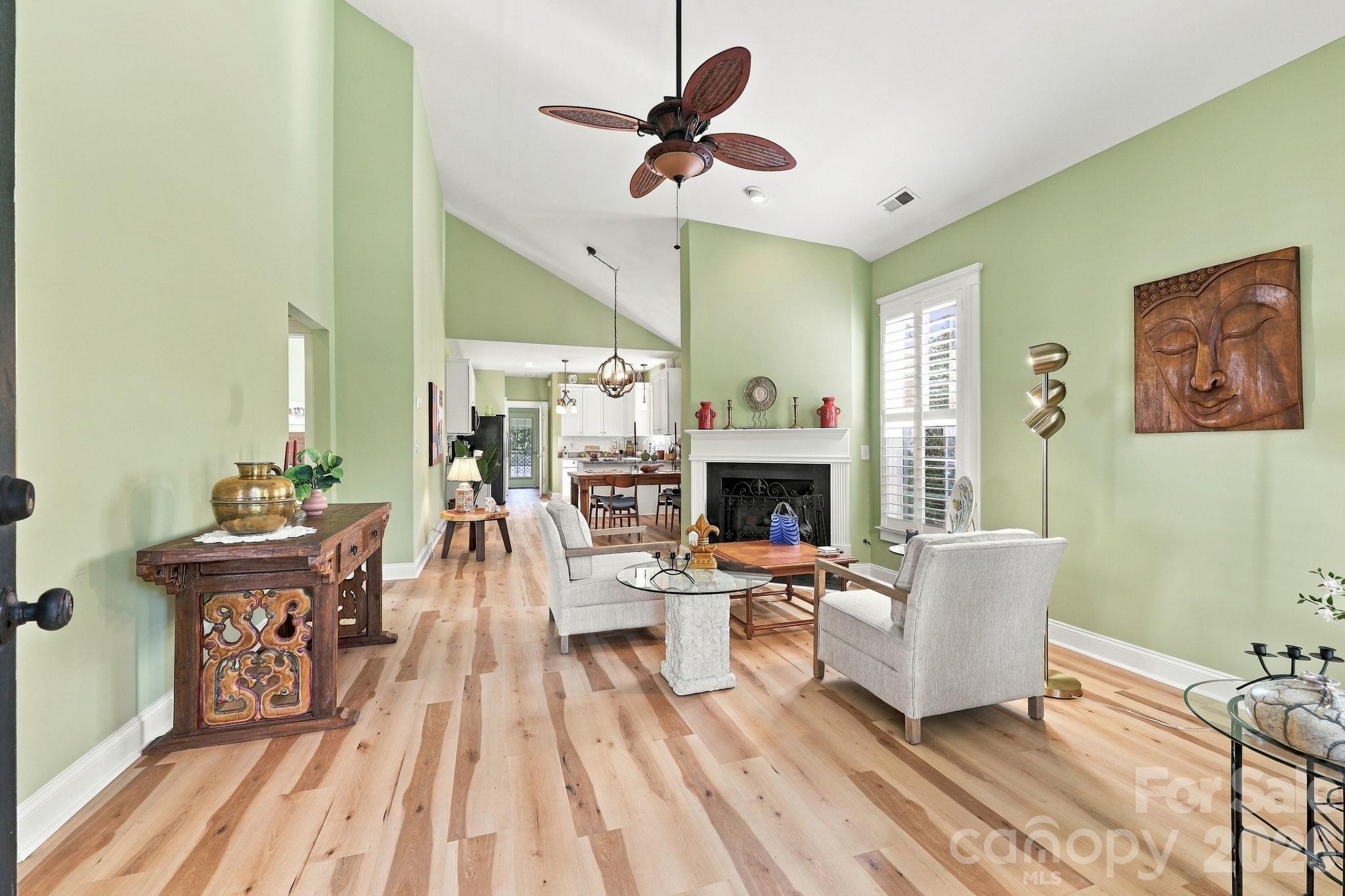 Single Family Residence at 334 Center Drive, Davidson, photo 4 of 35