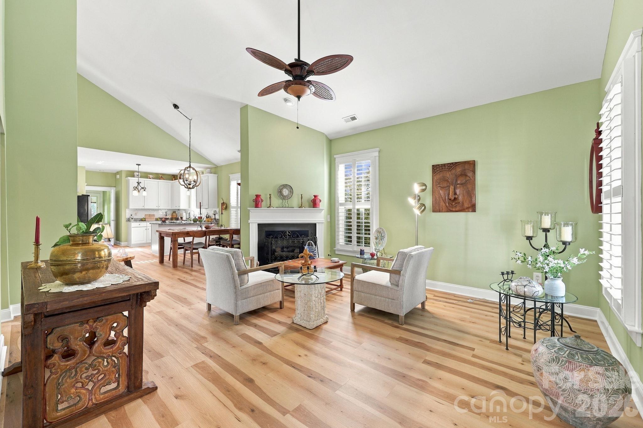 Single Family Residence at 334 Center Drive, Davidson, photo 6 of 35