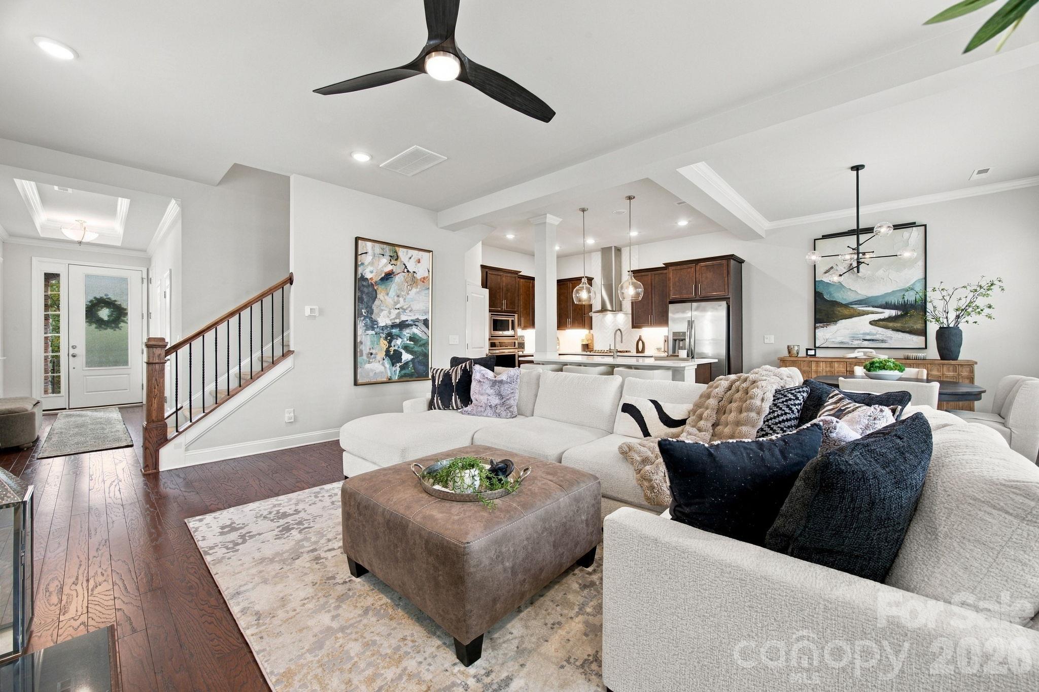 Townhouse at 9002 Boling Green Drive, Charlotte, photo 4 of 33