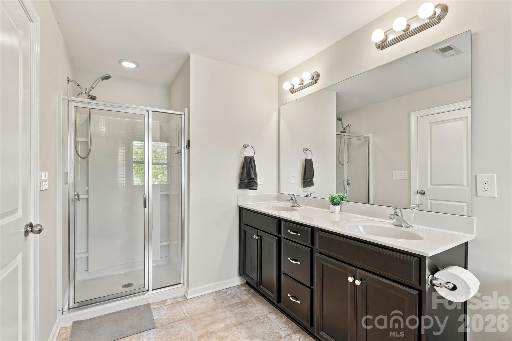 Bedroom 2 ensuite bath - 1020 Archibald Avenue, Fort Mill