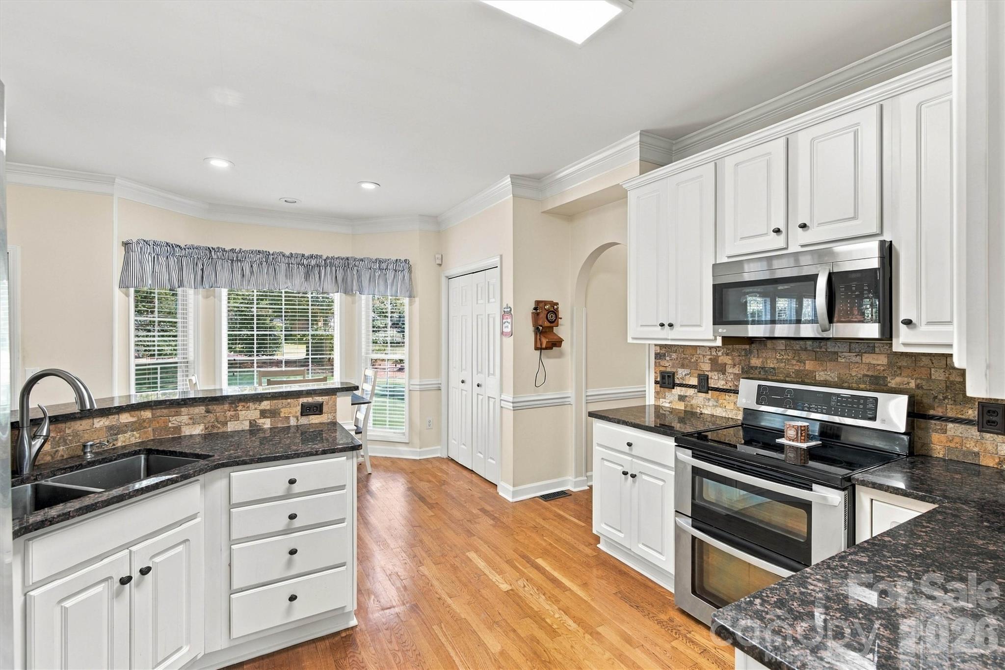 Single Family Residence at 4858 Elmhurst Drive NE, Hickory, photo 13 of 46