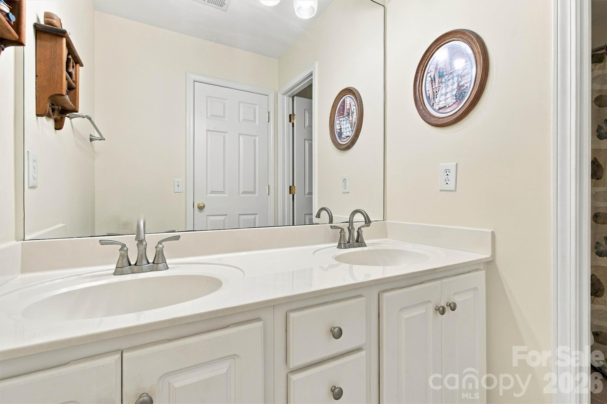 Single Family Residence at 4858 Elmhurst Drive NE, Hickory, photo 28 of 46