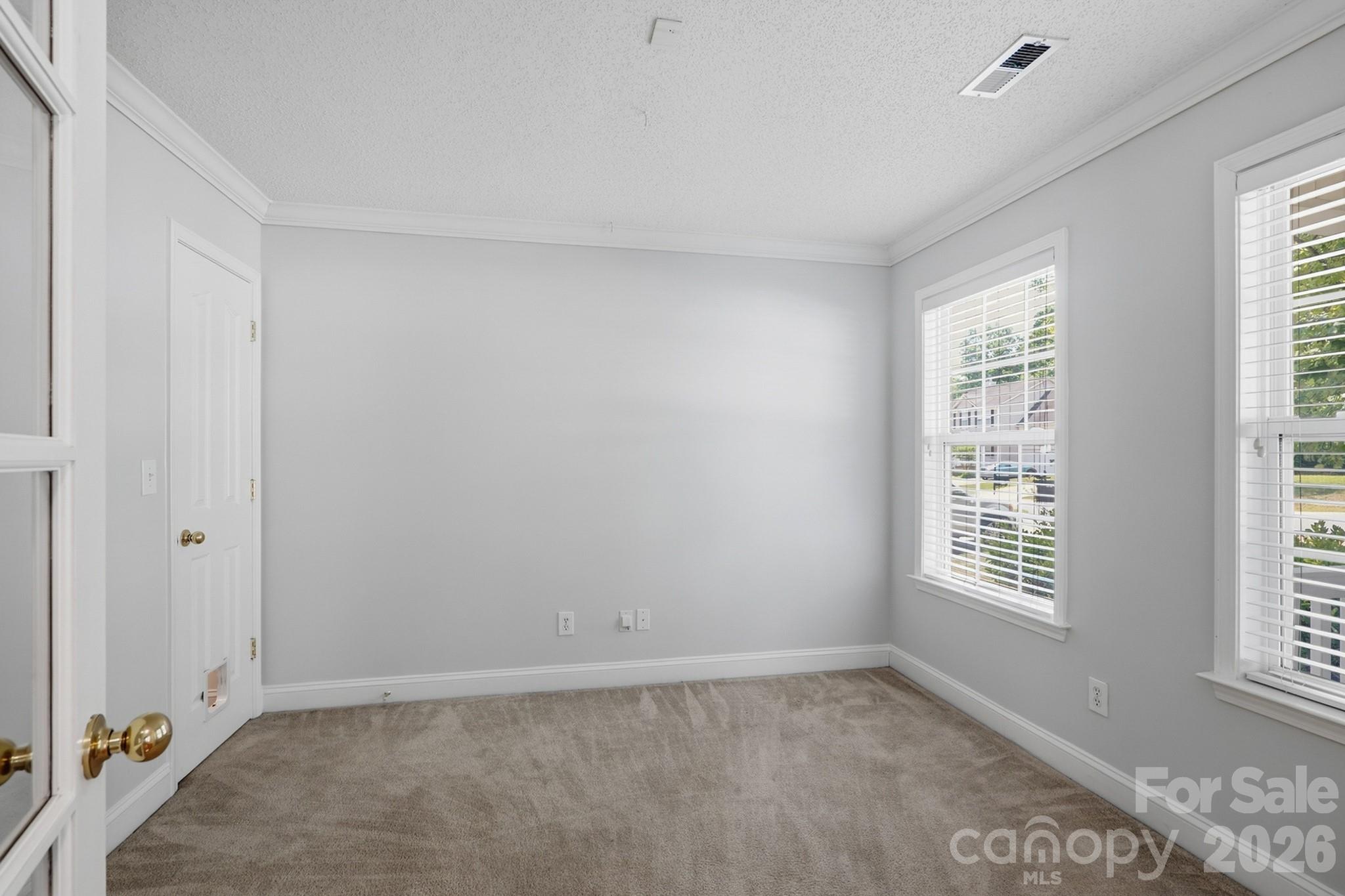 Single Family Residence at 9406 Golden Pond Drive, Huntersville, photo 5 of 37