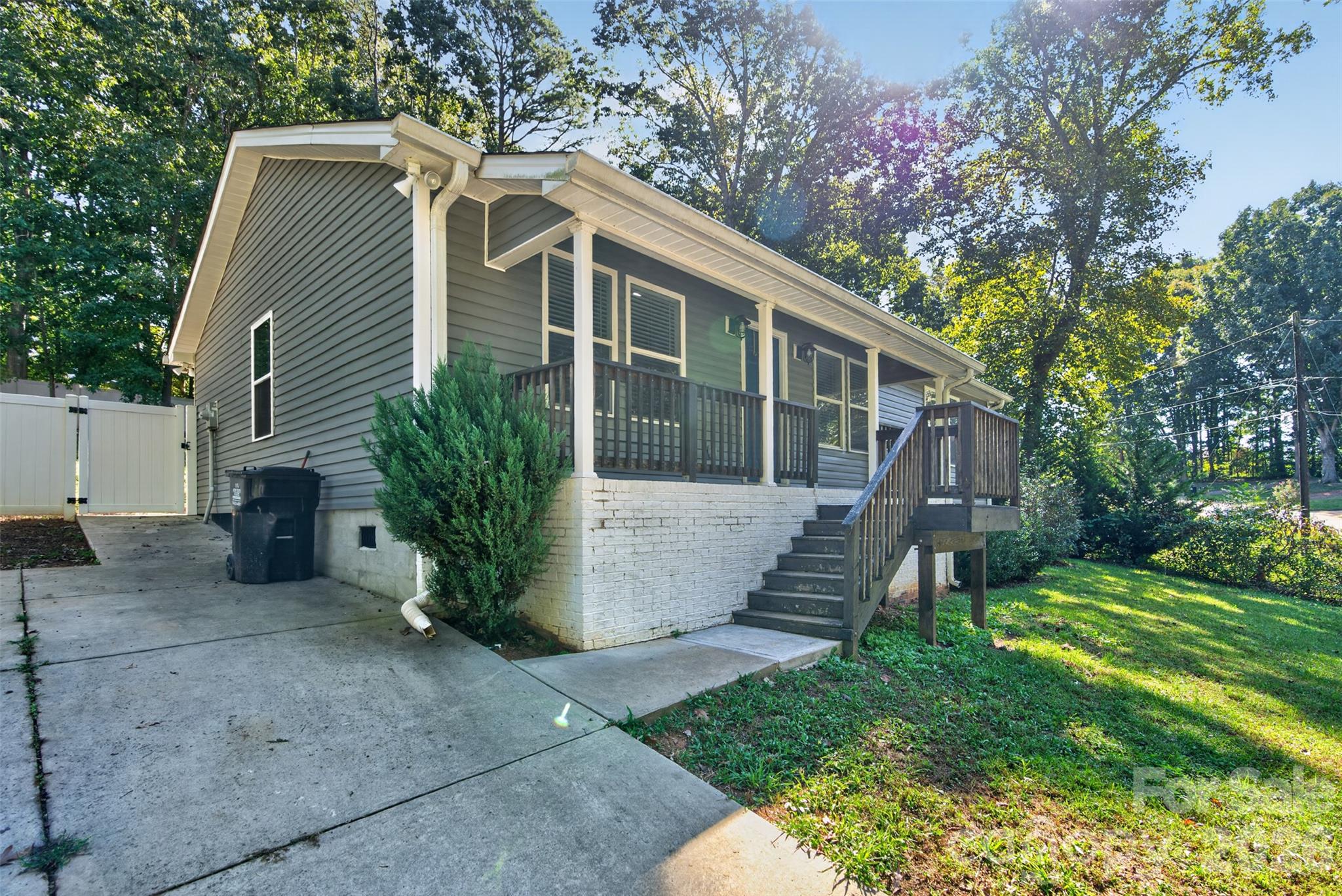 Single Family Residence at 3812 Branding Iron Drive, Gastonia, photo 6 of 32