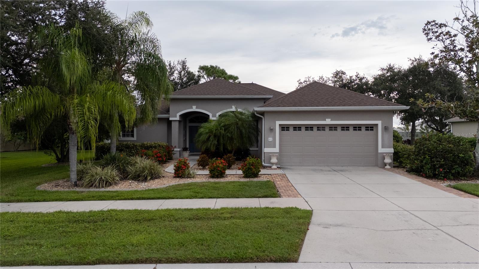 872 CLEAR LAKE DR