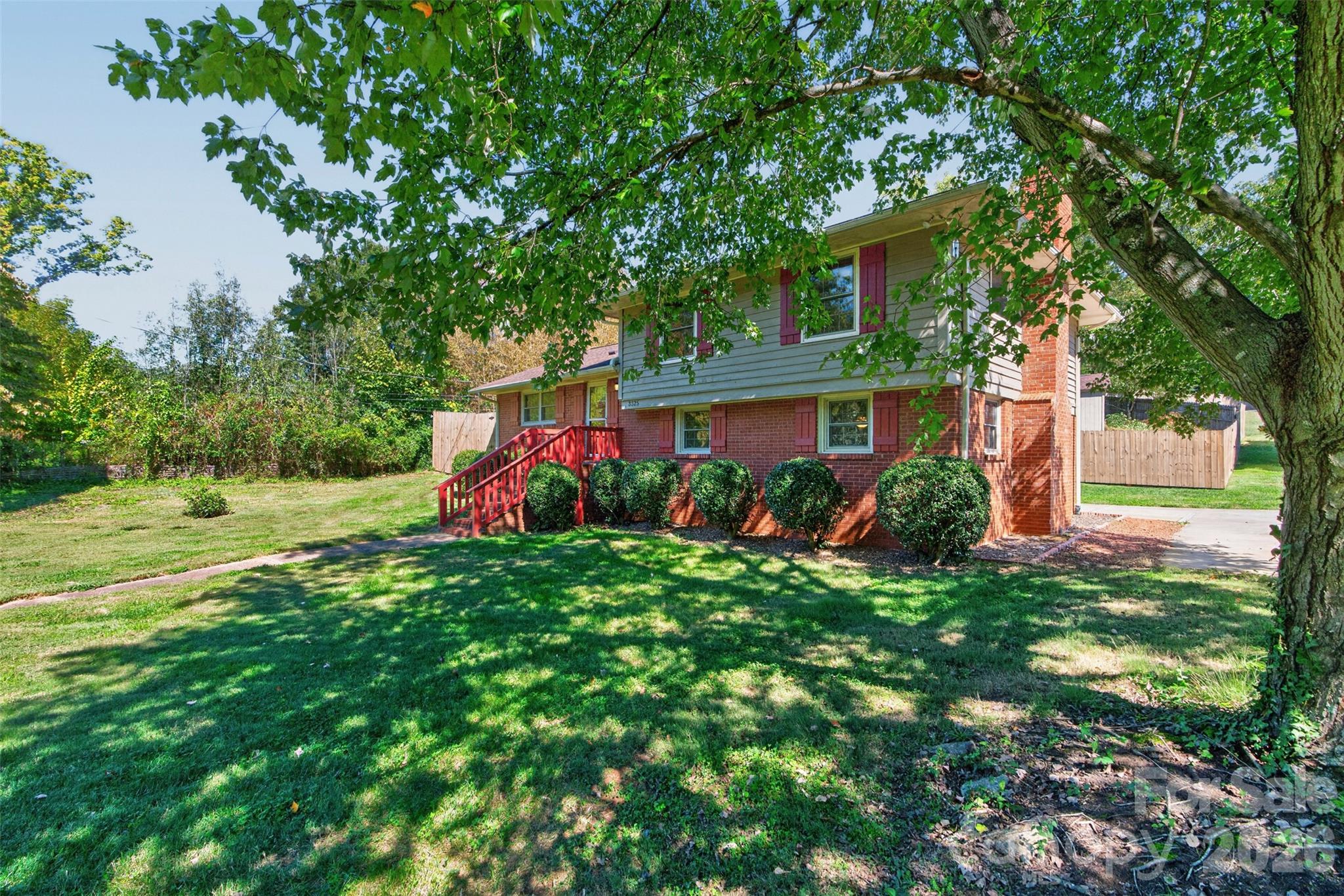 Single Family Residence at 3325 Saint Evans Road, Charlotte, photo 6 of 48