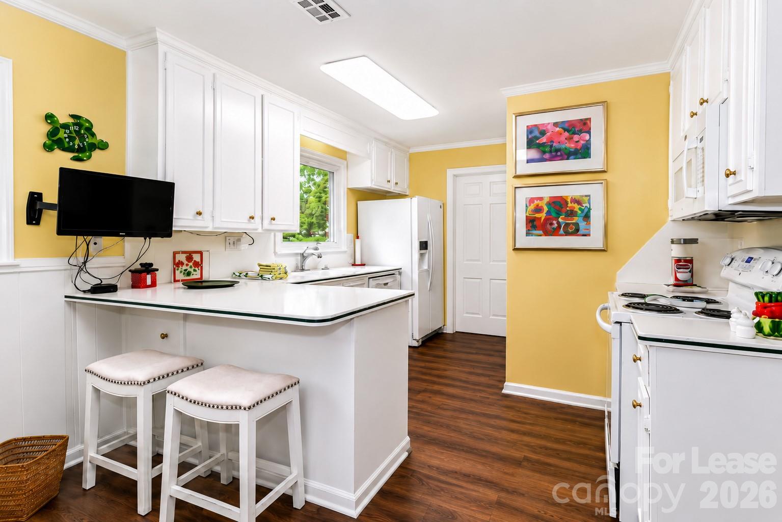 Single Family Residence at 585 Greenway Road, Statesville, photo 11 of 33
