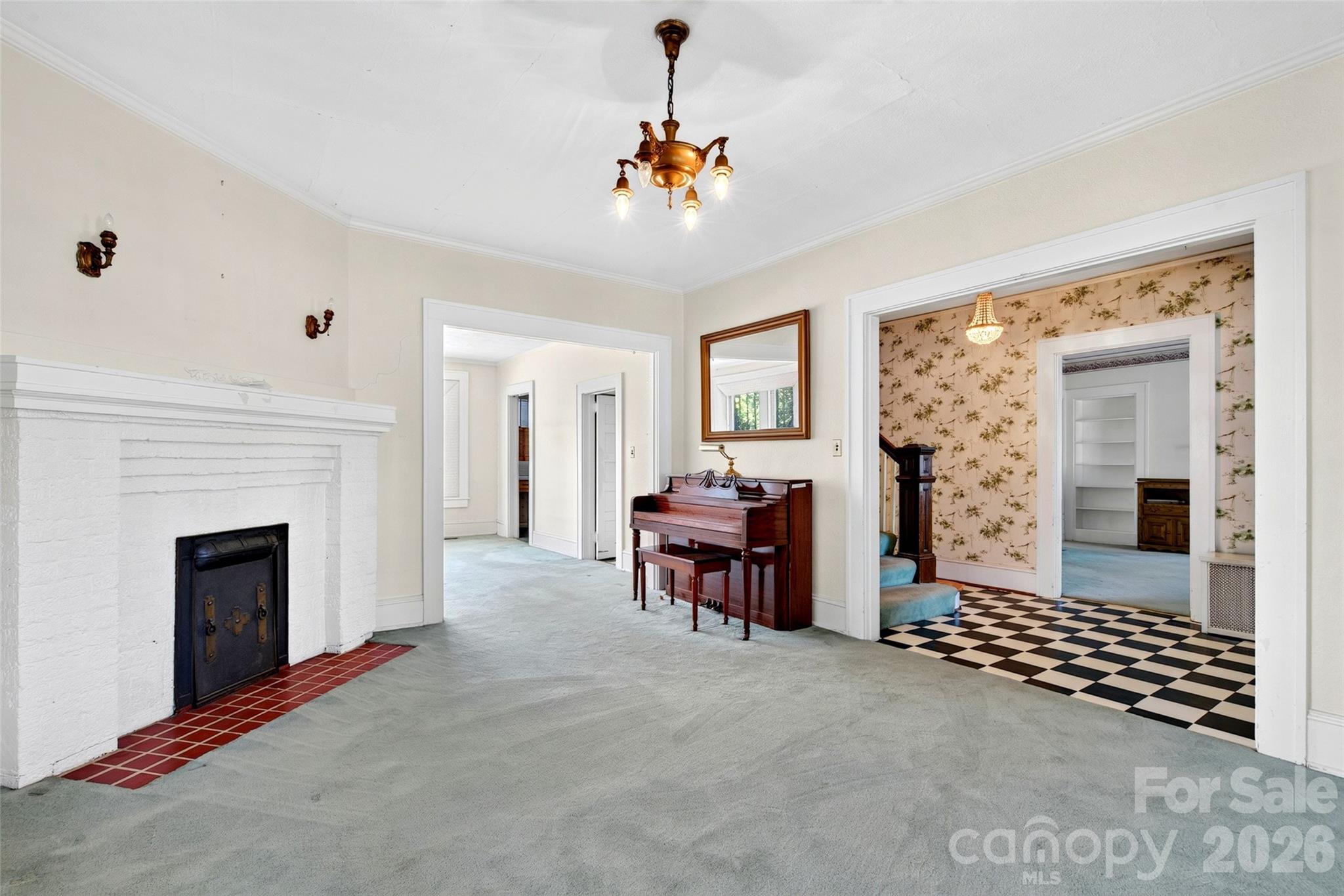 Left Front Living Room Main Level - 606 Rutherford Road, Marion