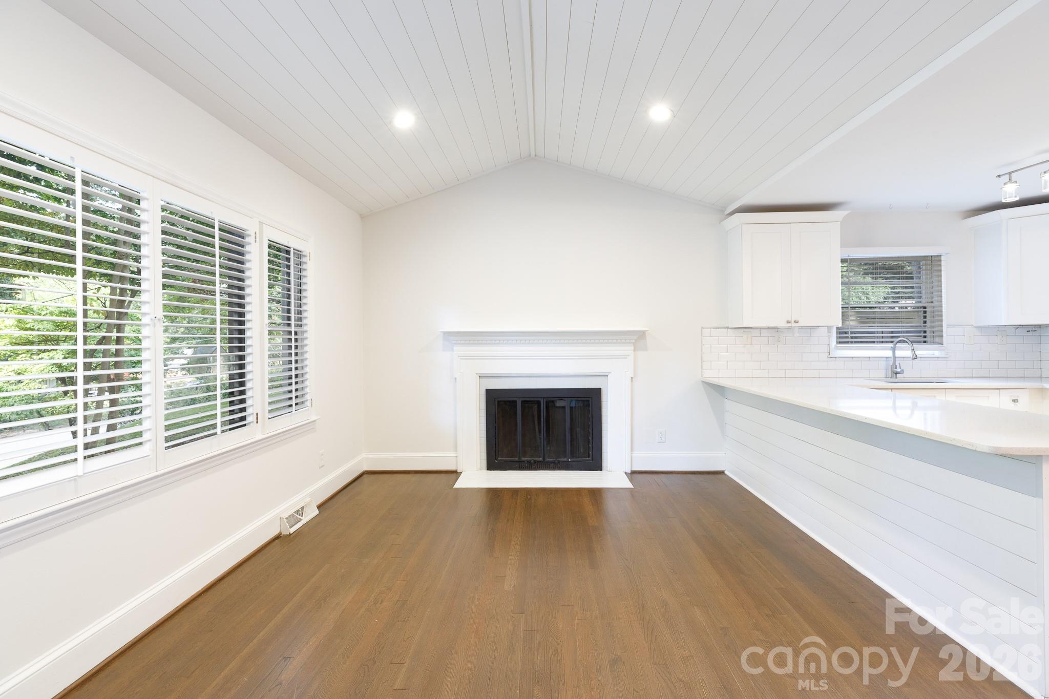 Single Family Residence at 5121 Kistler Avenue, Charlotte, photo 4 of 33