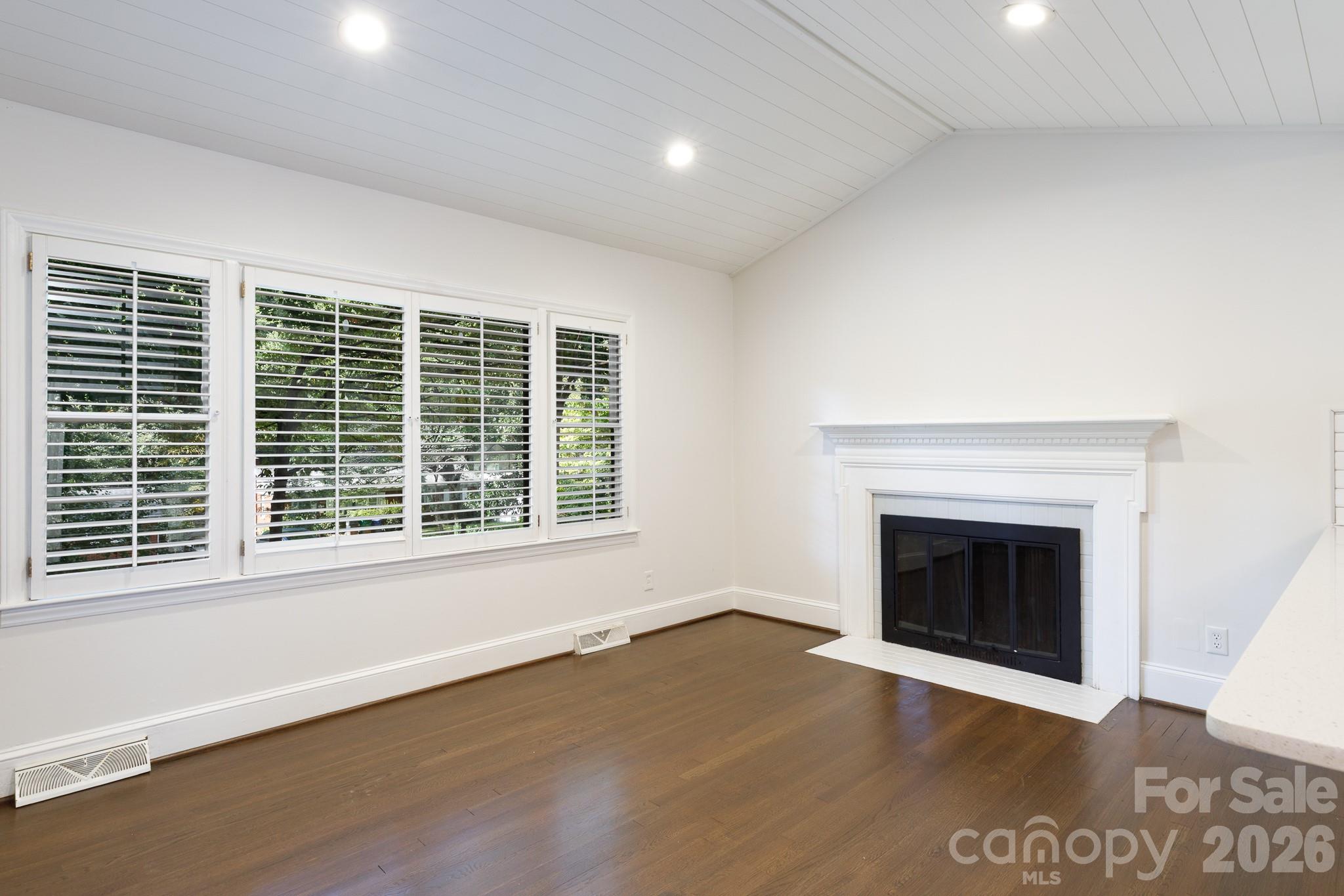 Single Family Residence at 5121 Kistler Avenue, Charlotte, photo 3 of 33