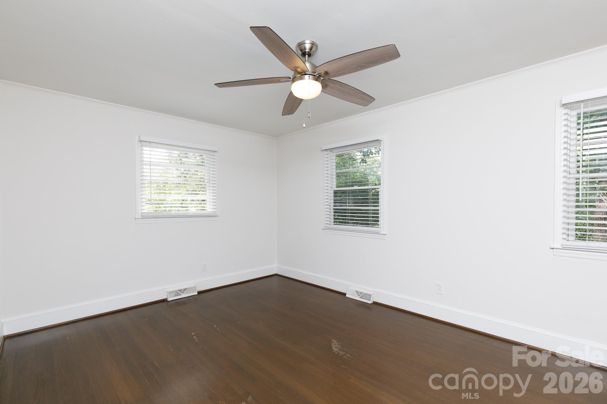 Single Family Residence at 5121 Kistler Avenue, Charlotte, photo 12 of 33