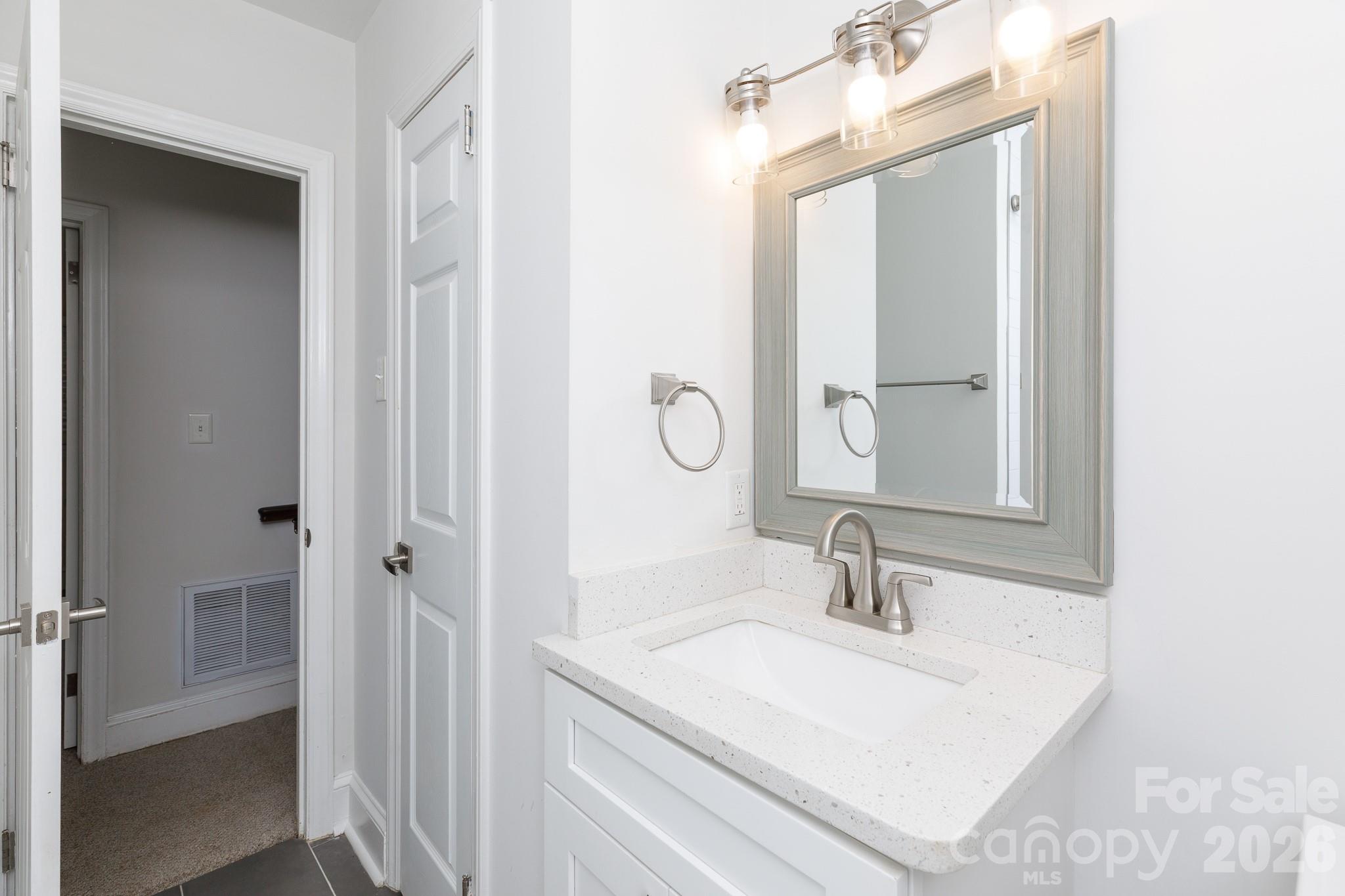 Single Family Residence at 5121 Kistler Avenue, Charlotte, photo 22 of 33