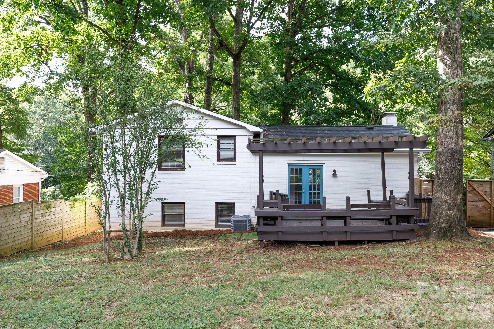 Single Family Residence at 5121 Kistler Avenue, Charlotte, photo 32 of 33