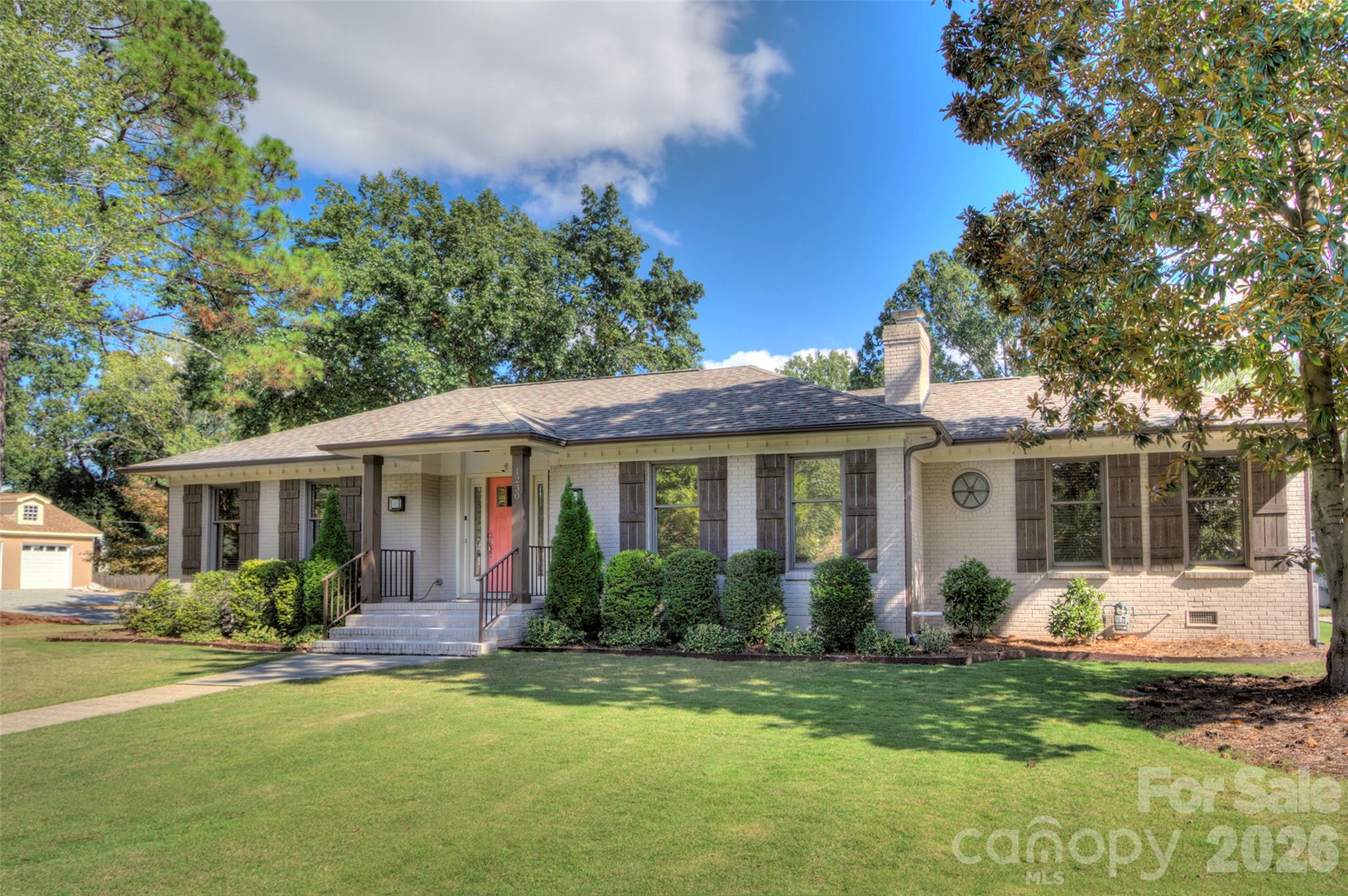 Single Family Residence at 1230 Redcoat Drive, Charlotte, photo 2 of 34
