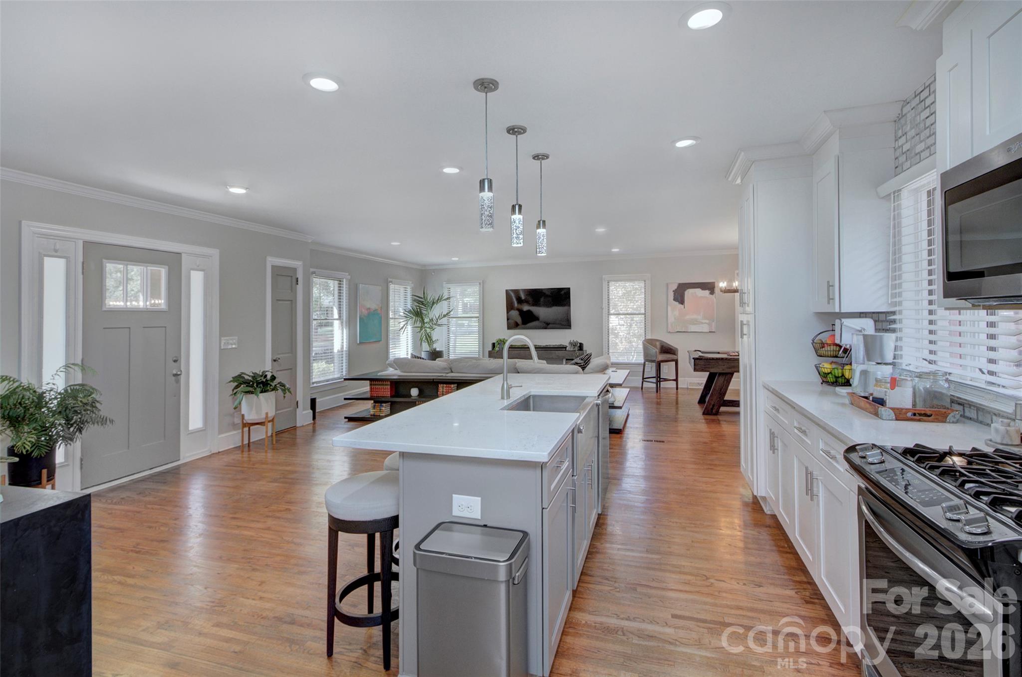 Single Family Residence at 1230 Redcoat Drive, Charlotte, photo 6 of 34