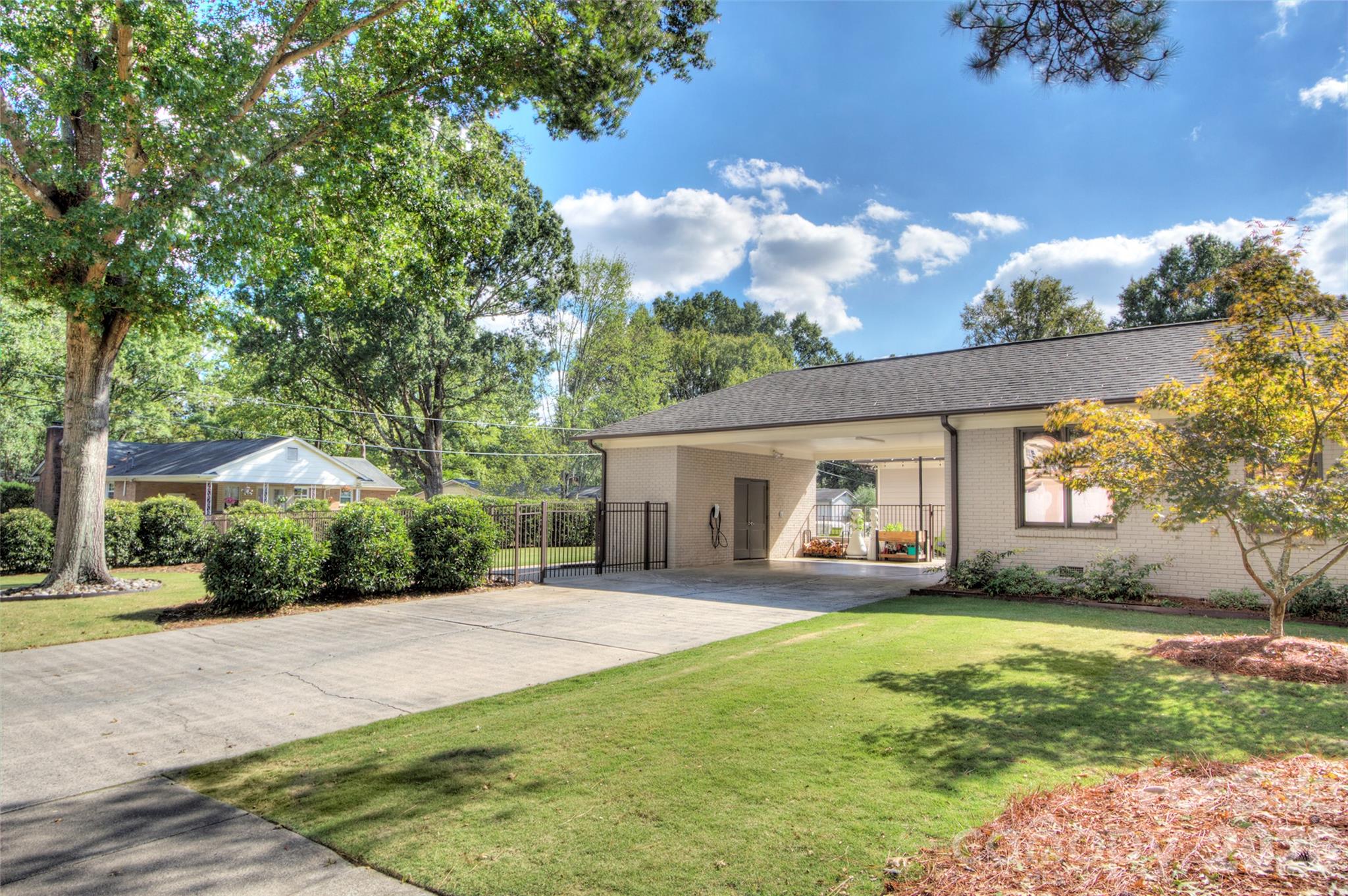 Single Family Residence at 1230 Redcoat Drive, Charlotte, photo 32 of 34