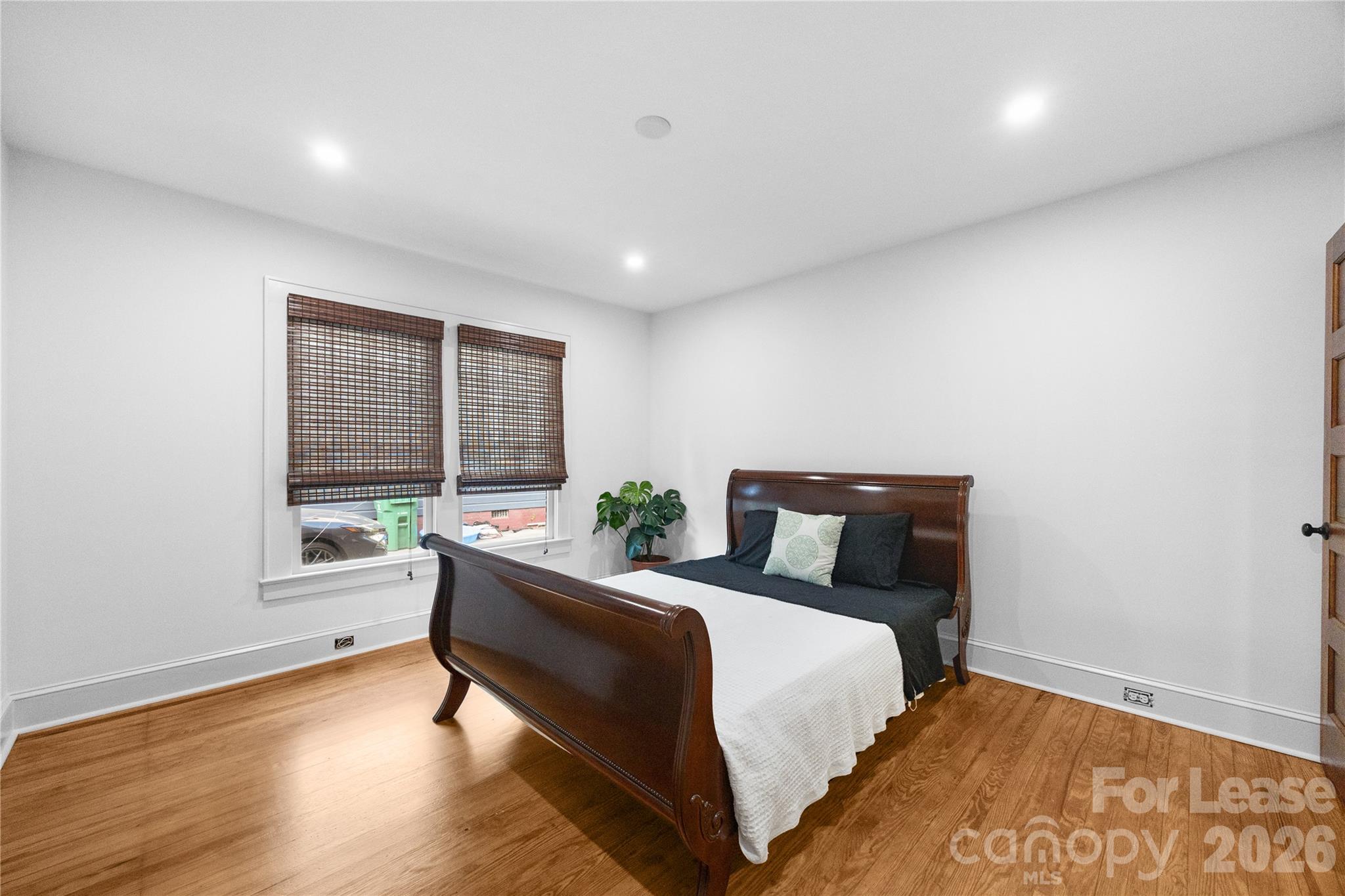 Single Family Residence at 724 Walnut Avenue, Charlotte, photo 9 of 47
