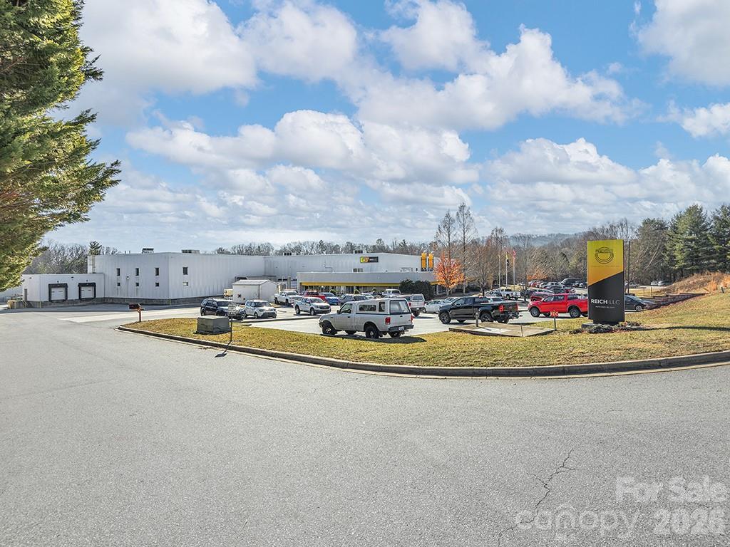 Exterior - 140 Vista Boulevard, Arden