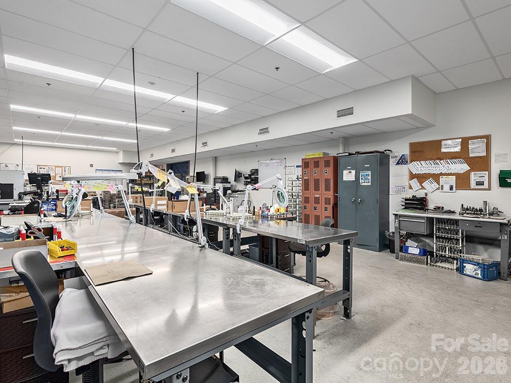 Work Area/Flex - 140 Vista Boulevard, Arden