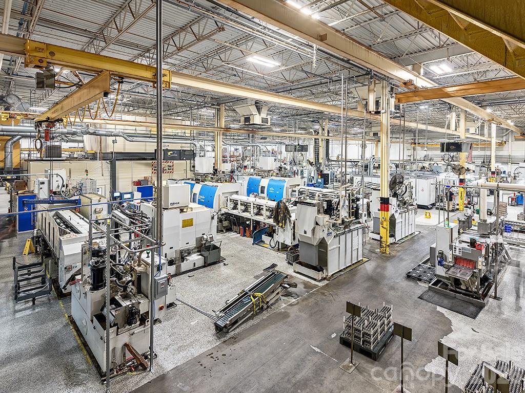 Manufacturing/Flex - 140 Vista Boulevard, Arden