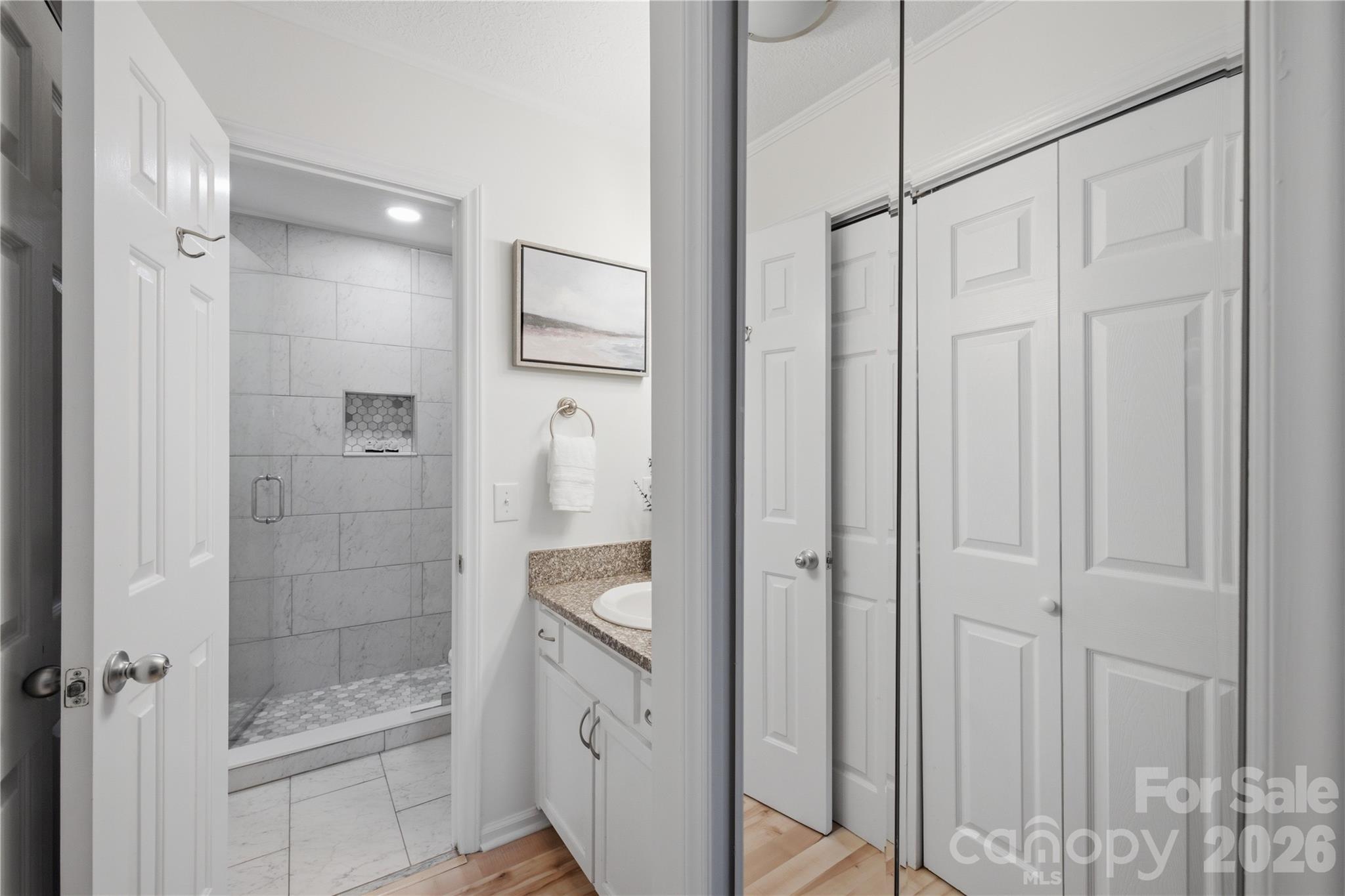 Condominium at 1109 E Morehead Street, Charlotte, photo 14 of 22