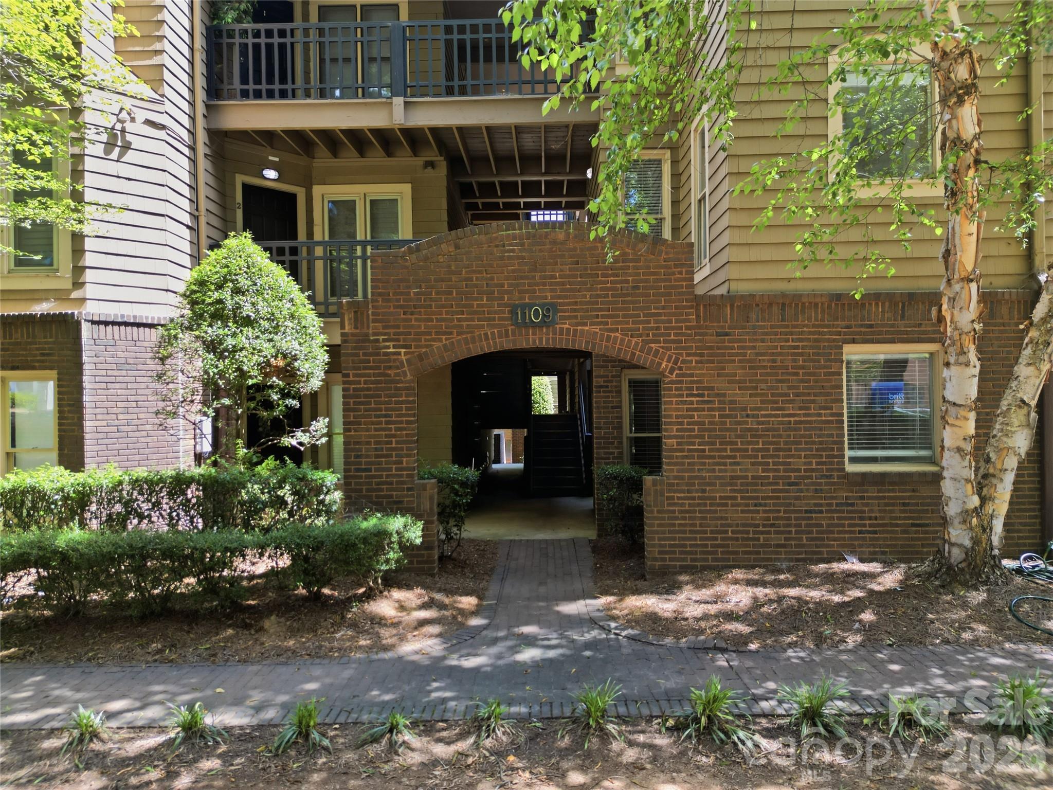 Condominium at 1109 E Morehead Street, Charlotte, photo 22 of 22