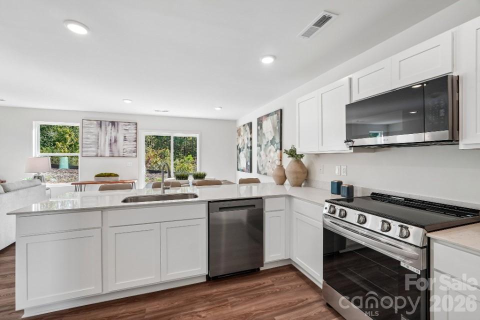 Single Family Residence at 104 WELLER Lane, Thomasville, photo 8 of 19