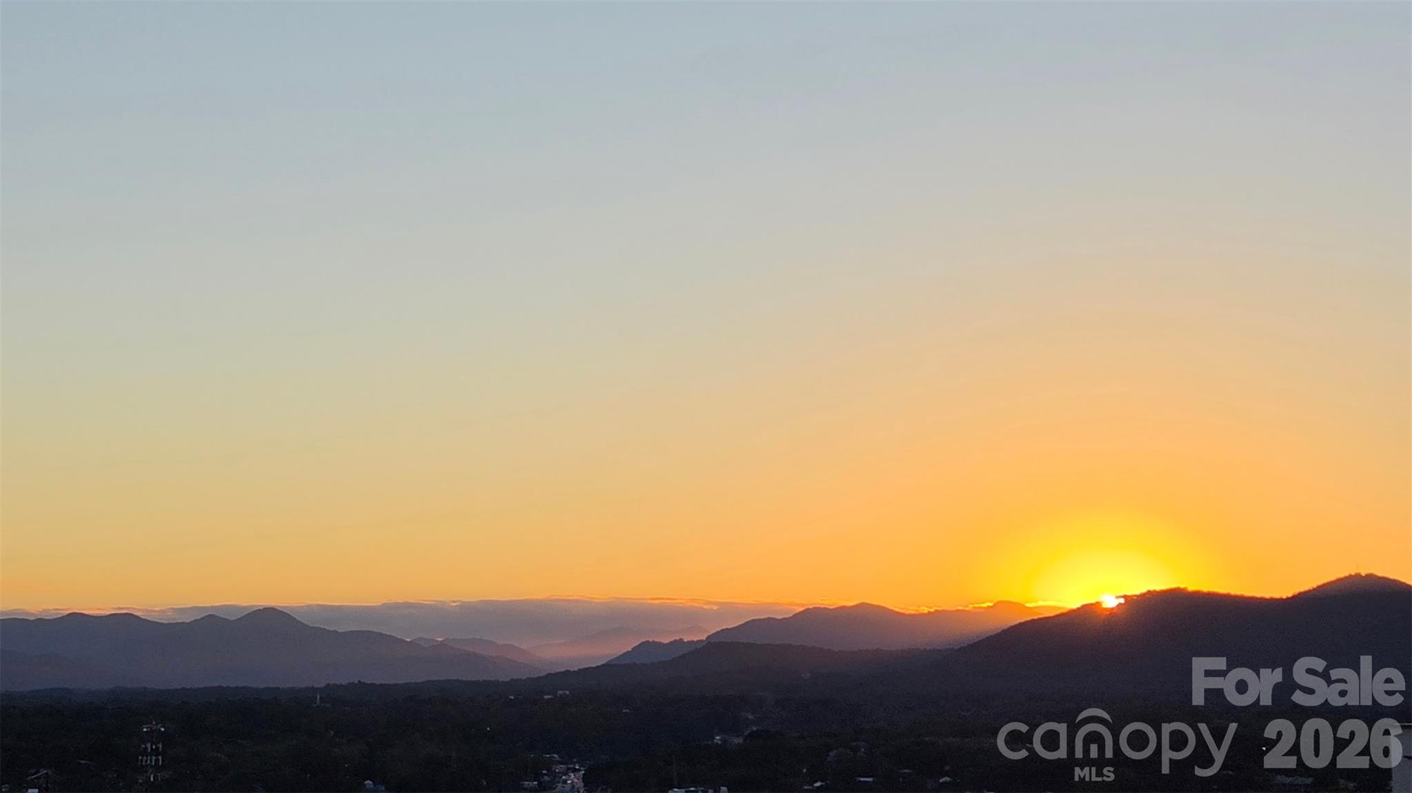 Condominium at 21 Battery Park Avenue, Asheville, photo 3 of 39