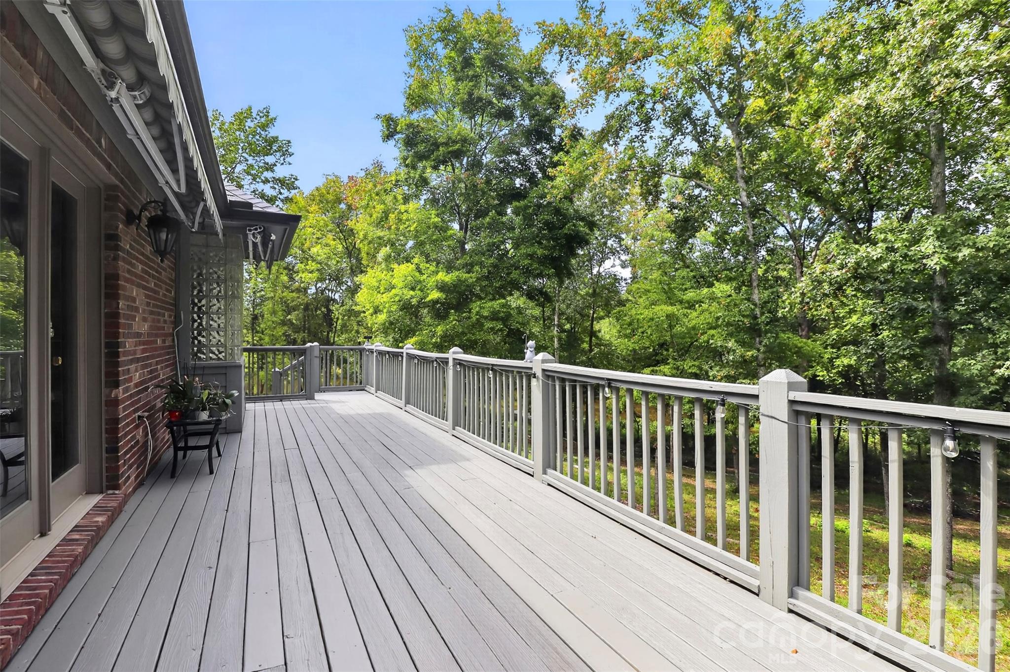 Single Family Residence at 525 Shoreline Drive, Lancaster, photo 17 of 45