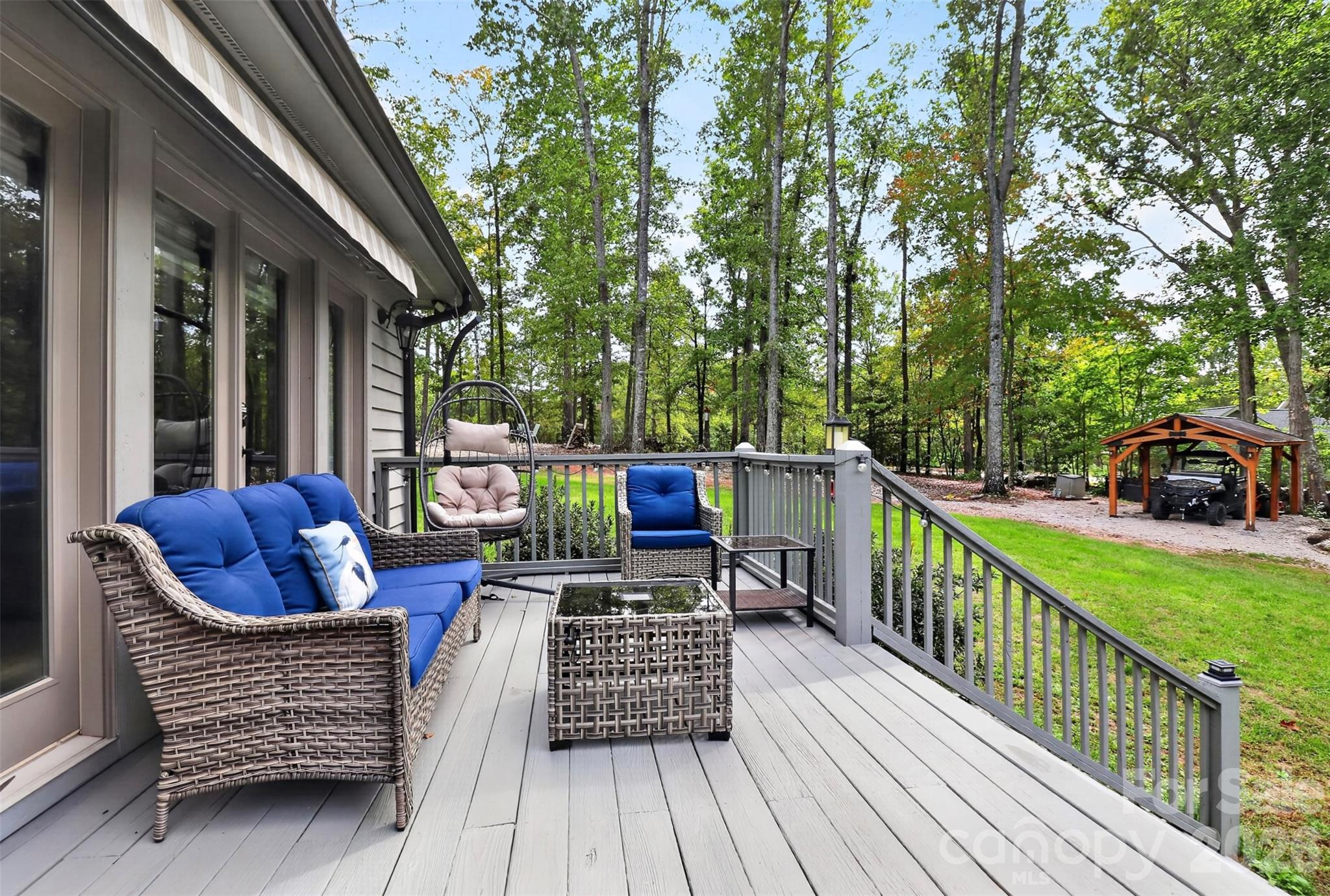 Single Family Residence at 525 Shoreline Drive, Lancaster, photo 21 of 45