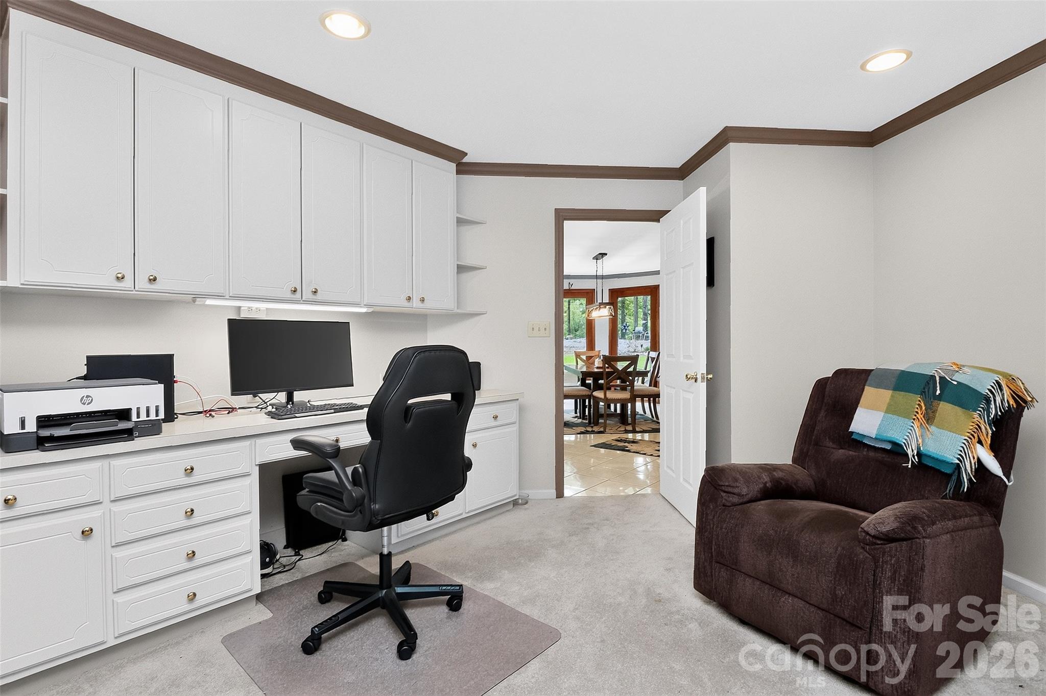 Single Family Residence at 525 Shoreline Drive, Lancaster, photo 28 of 45