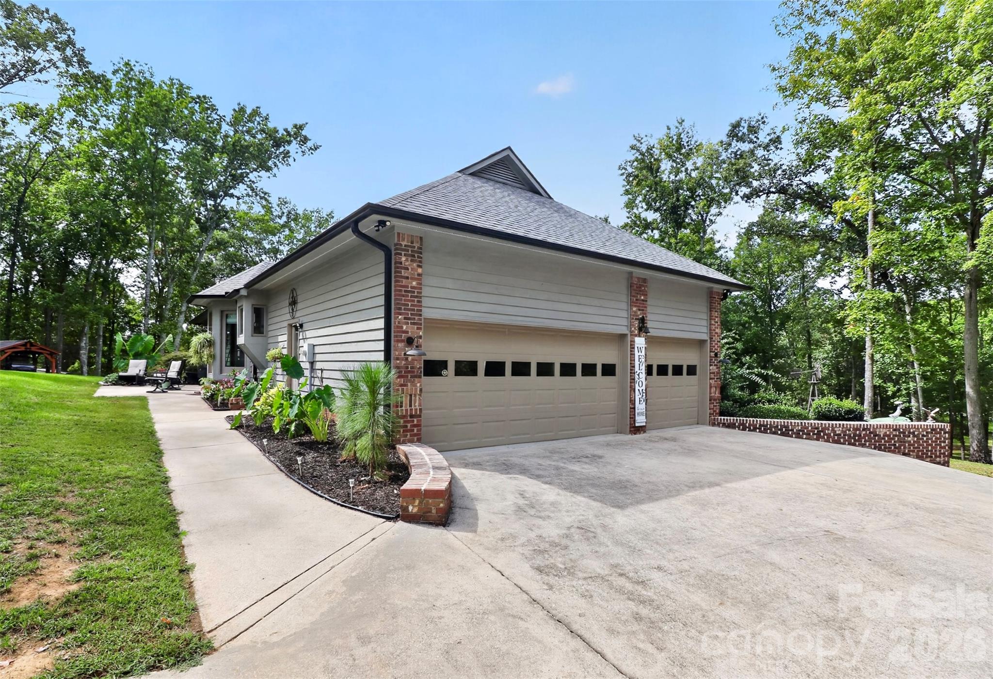 Single Family Residence at 525 Shoreline Drive, Lancaster, photo 40 of 45