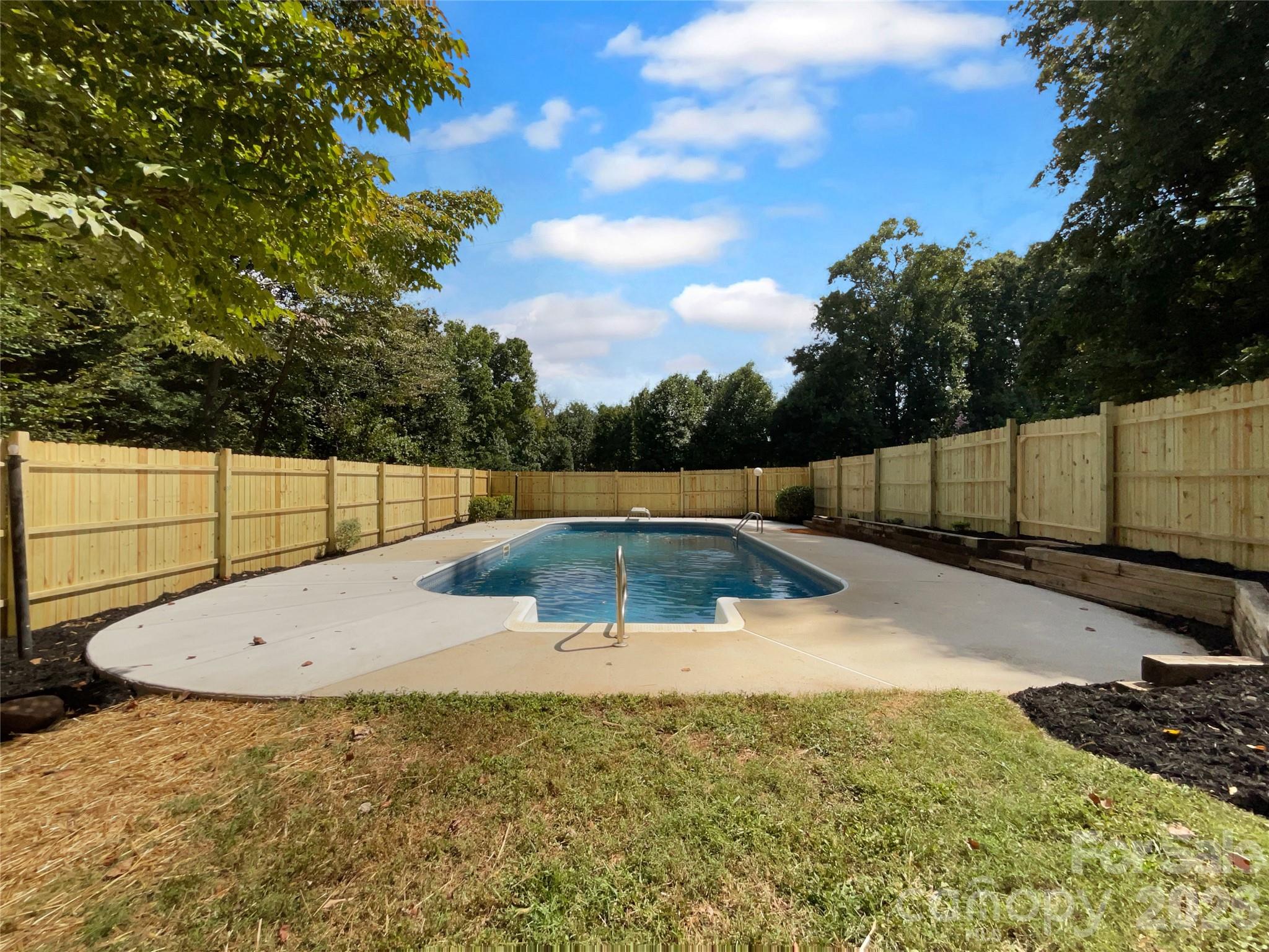 Single Family Residence at 8117 Shannon Woods Lane, Matthews, photo 23 of 26