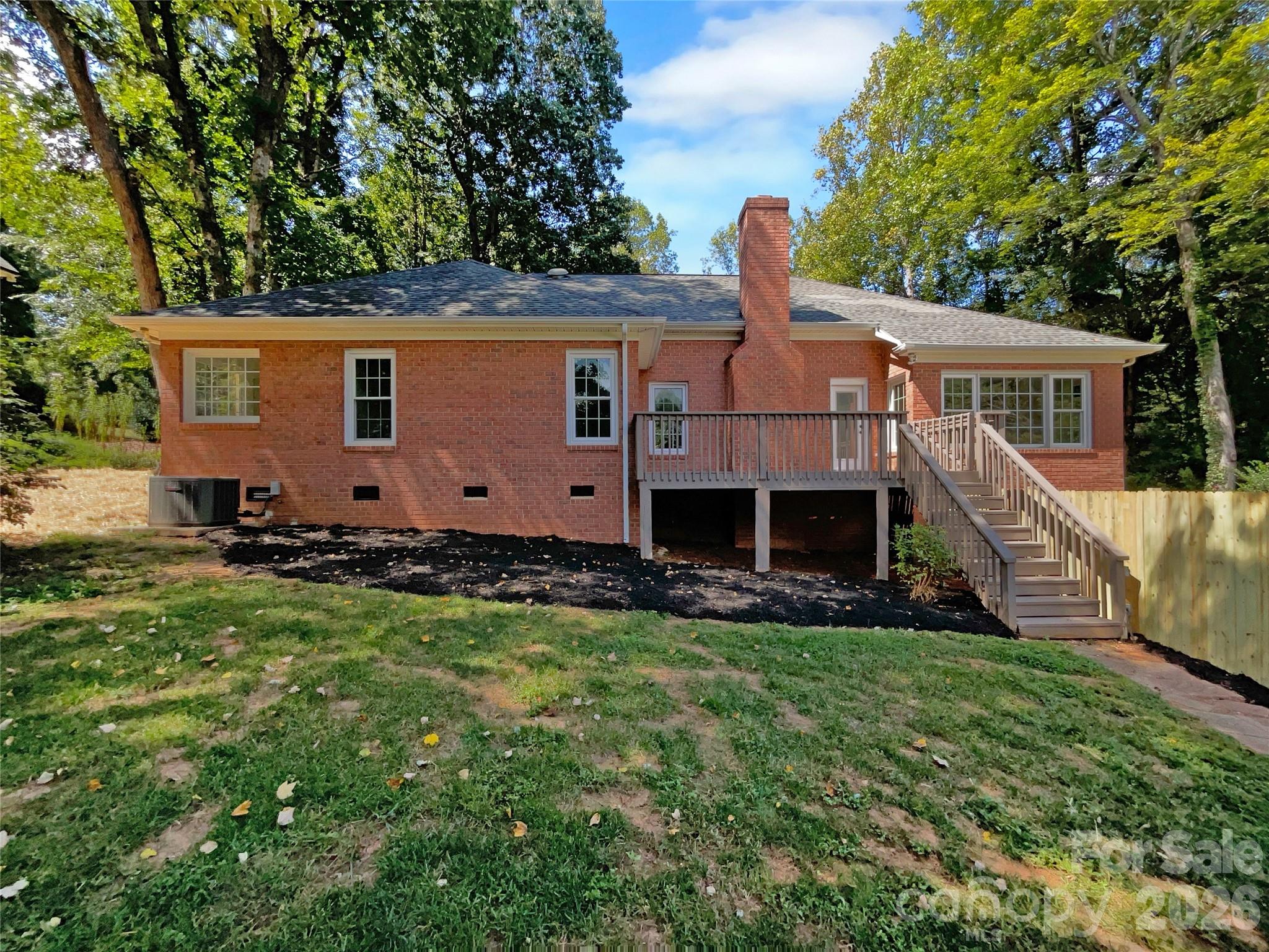 Single Family Residence at 8117 Shannon Woods Lane, Matthews, photo 25 of 26